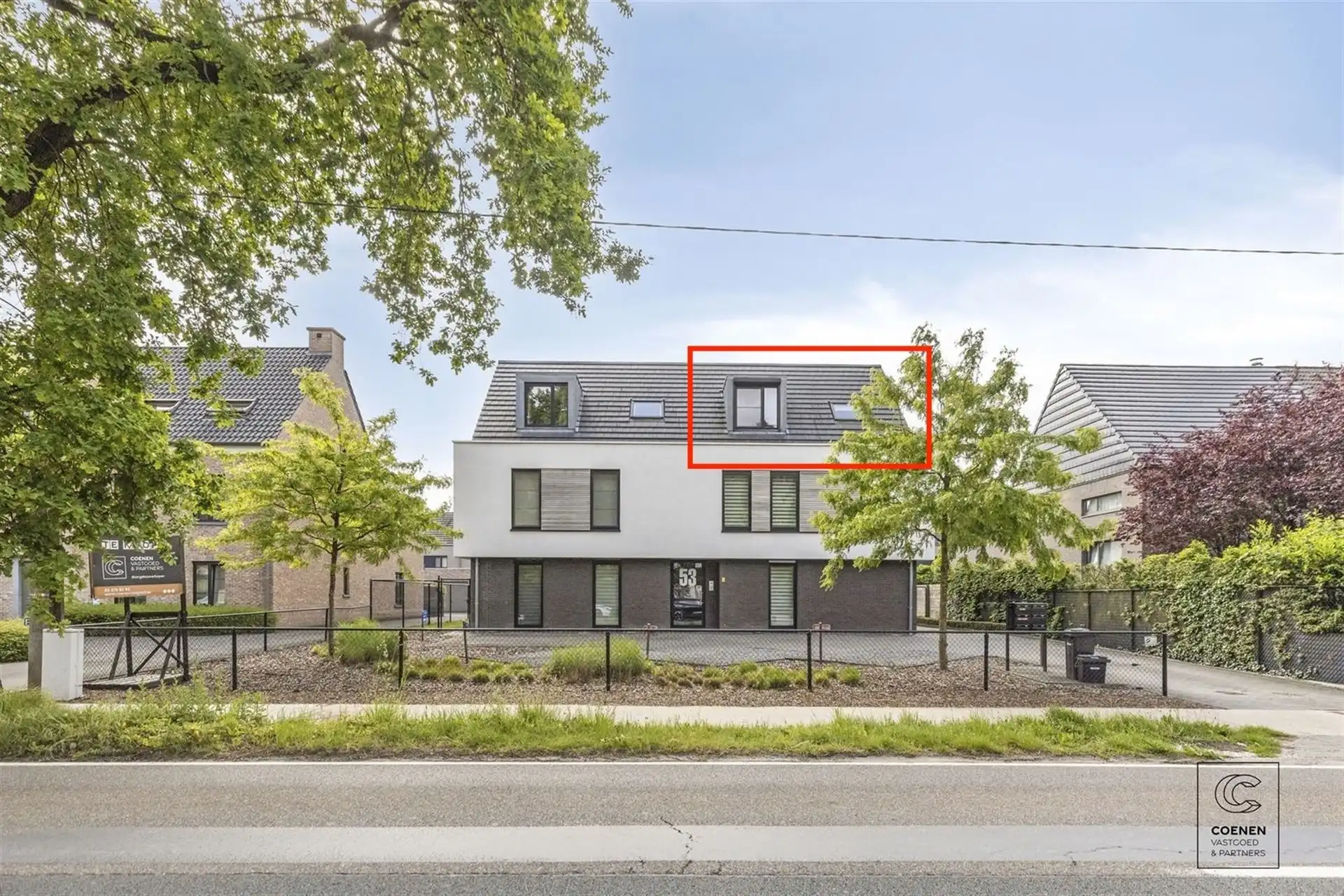 Verzorgd appartement met zuidgericht terras en 2 slaapkamers! foto {{pictureIndex}}