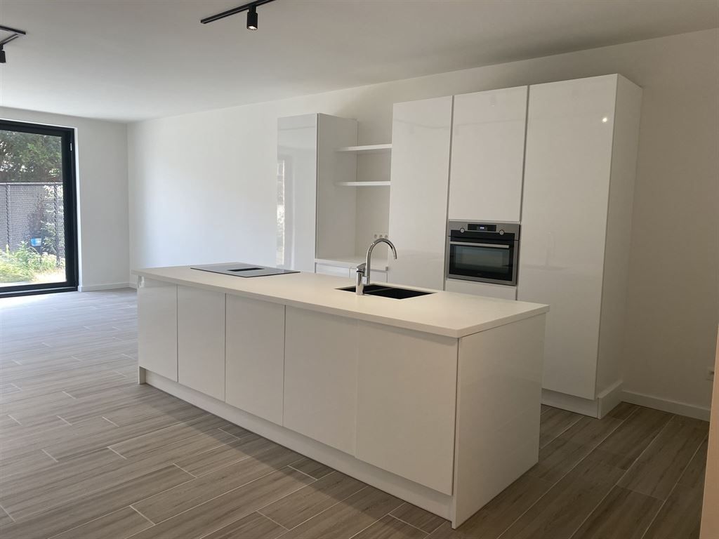 Moderne nieuwbouwwoning in rustige doodlopende straat. foto 6