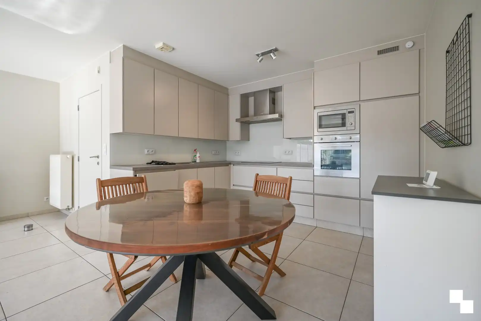 Ruime energiezuinige woning te Wevelgem foto 5
