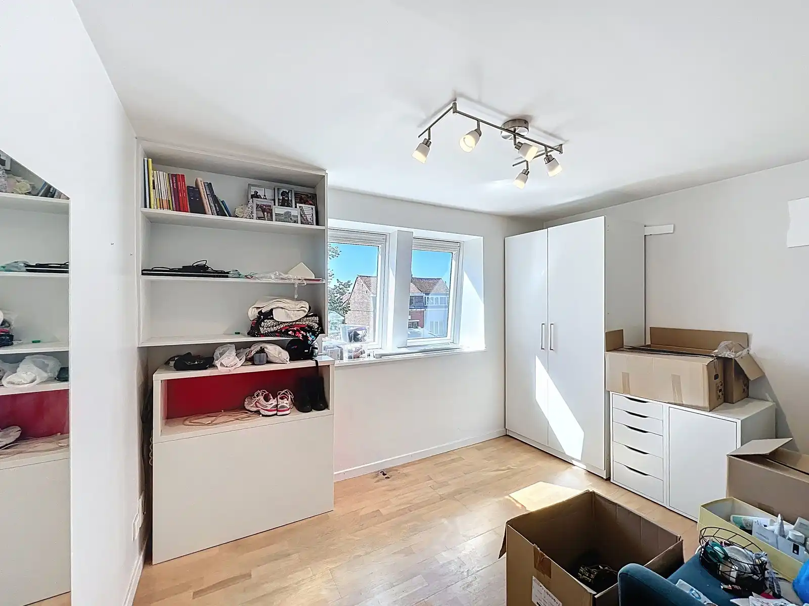 Prachtig HERENHUIS (5 slpk, EPC-D) + apart KANTOORGEBOUW + diverse MAGAZIJNEN in centrum KORTRIJK ! foto 18