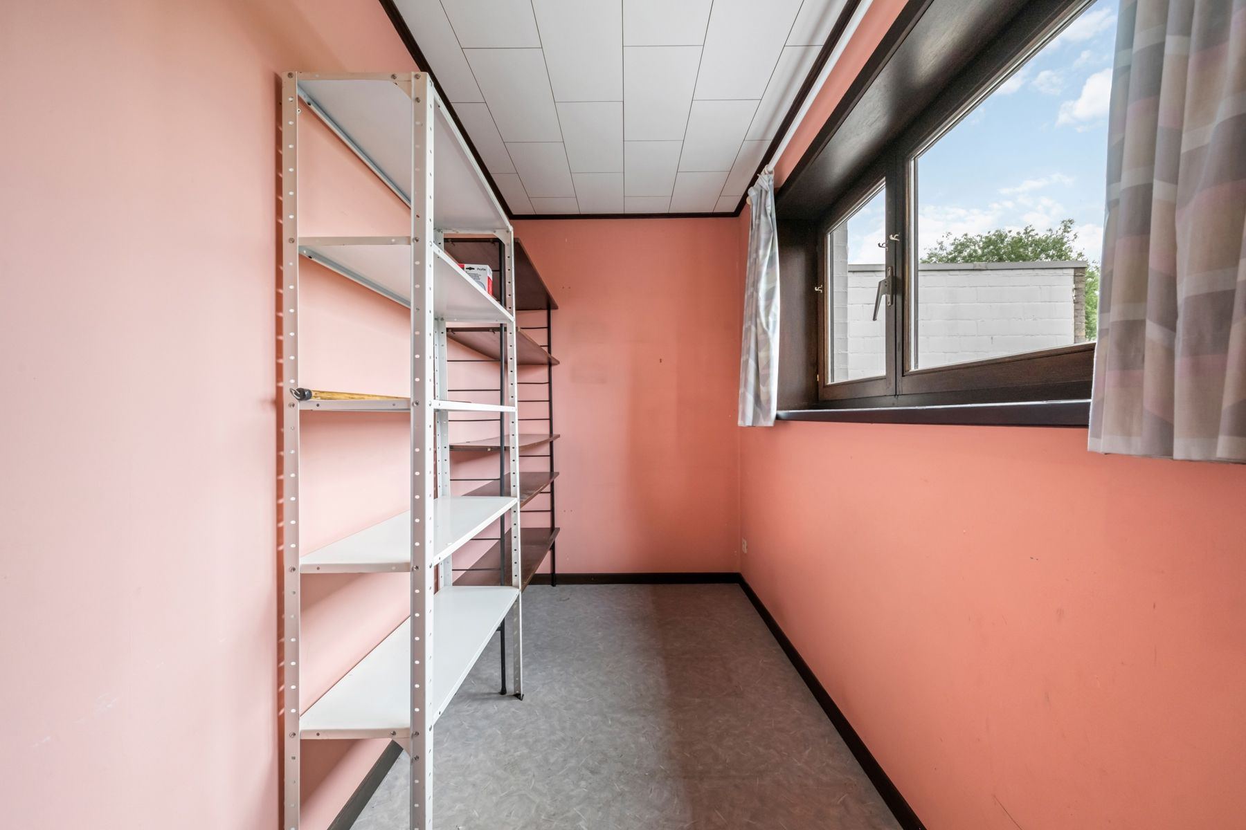 Ruime woning met tuin en bijgebouwen in rustig Sint-Kruis. foto 23