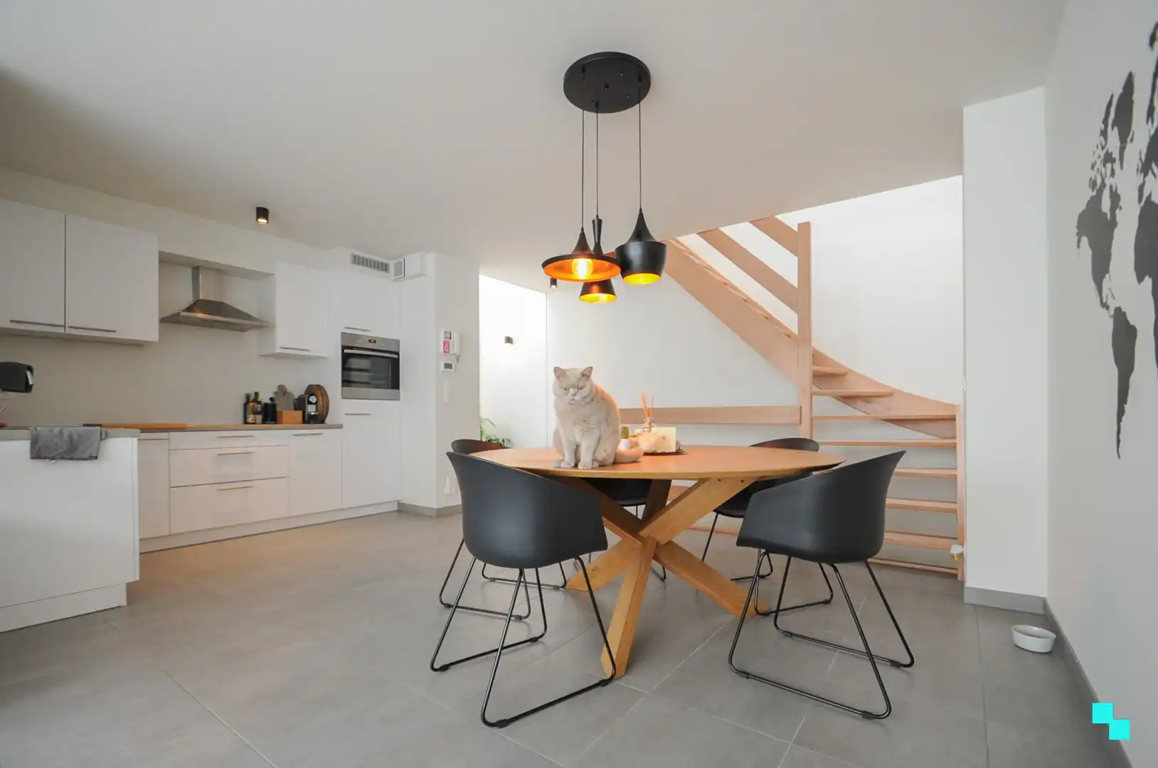 Zeer ruim appartement centraal in Izegem foto 4