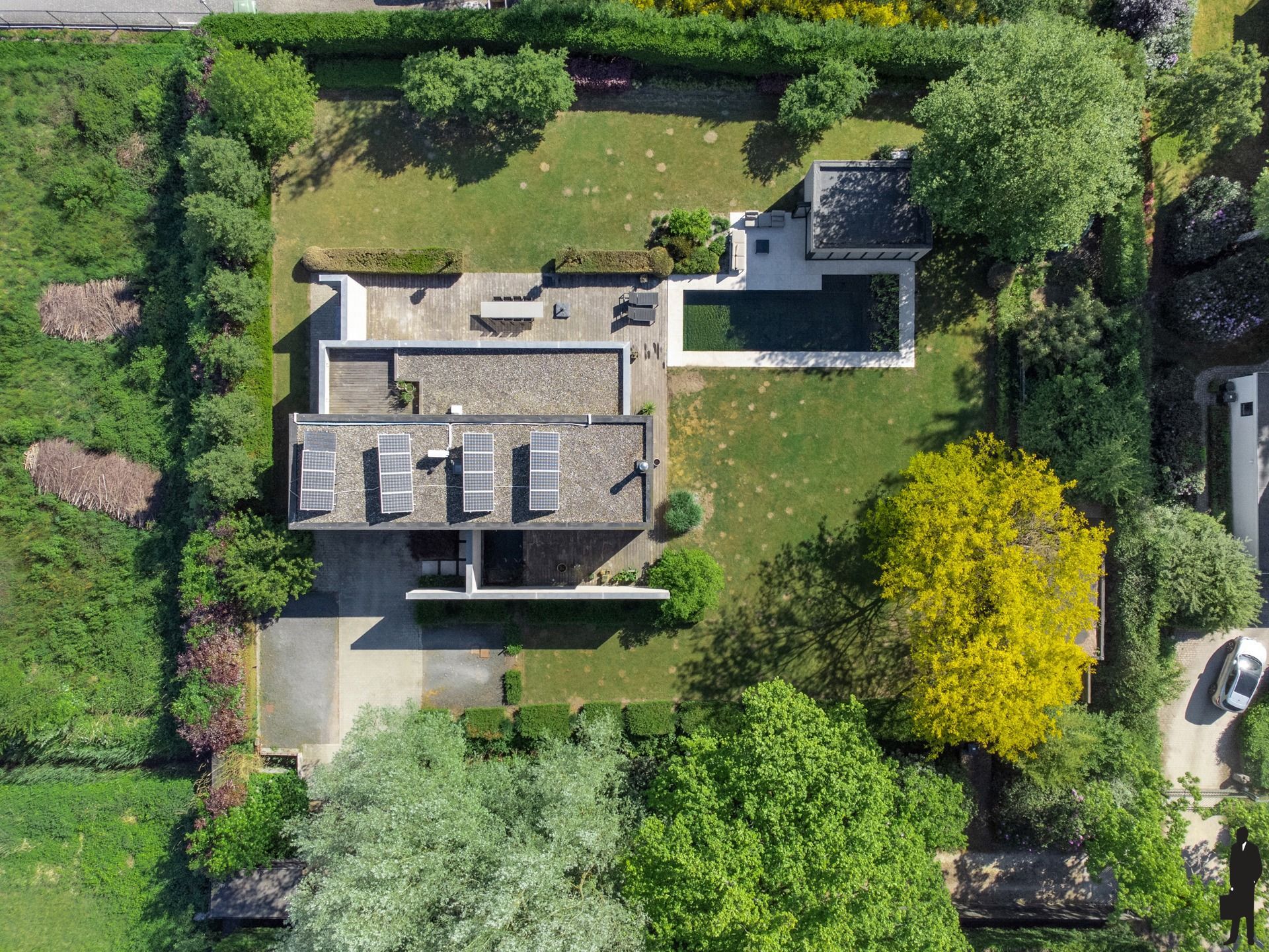 Luxueuze villa te koop in doodlopende straat foto 36