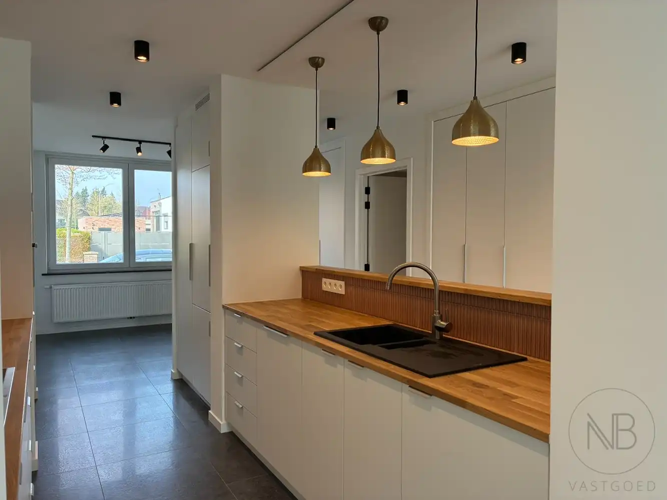 Instapklare en gerenoveerde woning in Genk foto 5