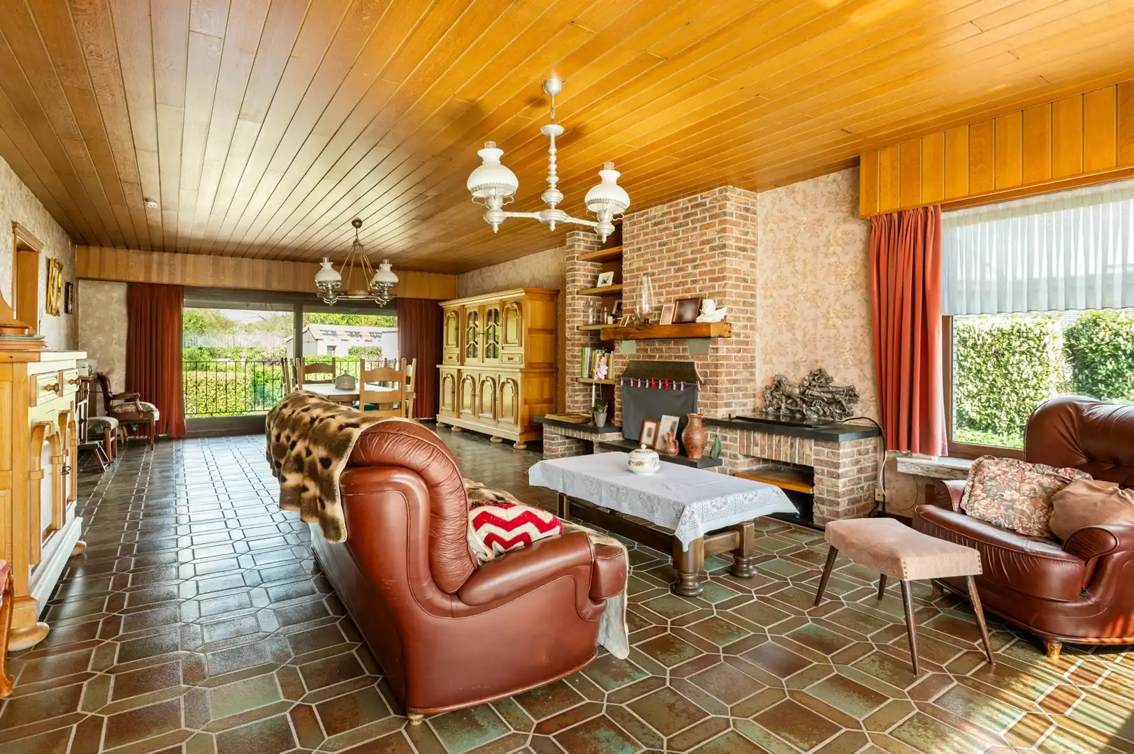 Gelijkvloerse woning met veel potentieel op een ruim perceel nabij het centrum van Herselt! foto 5