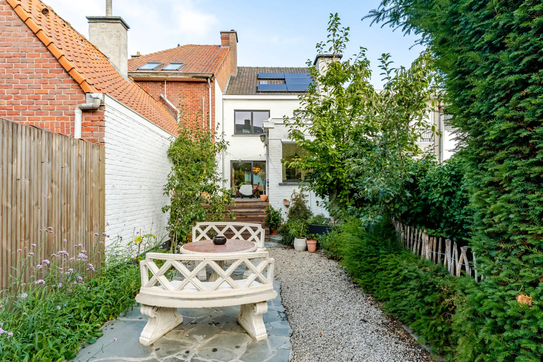 Stijlvol gerenoveerde woning, 3 slaapkamers en zonnige tuin foto 5