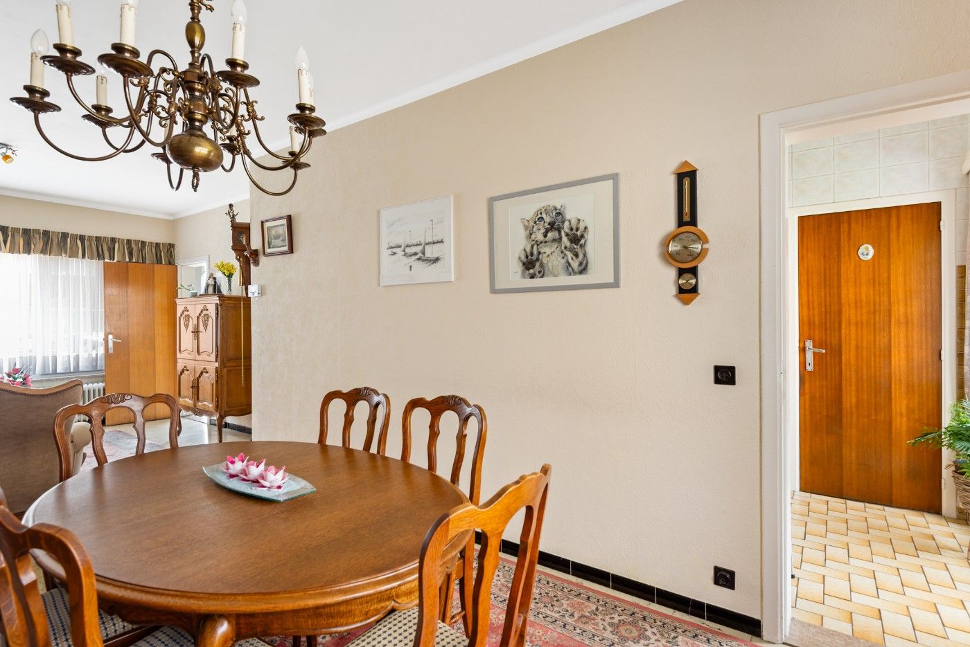 Op te frissen woning met 4 slpk. en tuin foto 8