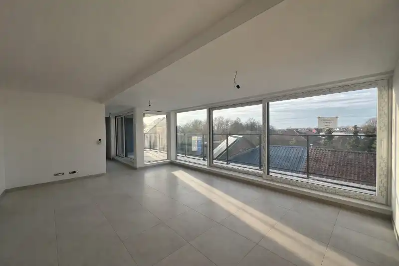 Appartement op het tweede verdiep met groot terras. foto 7