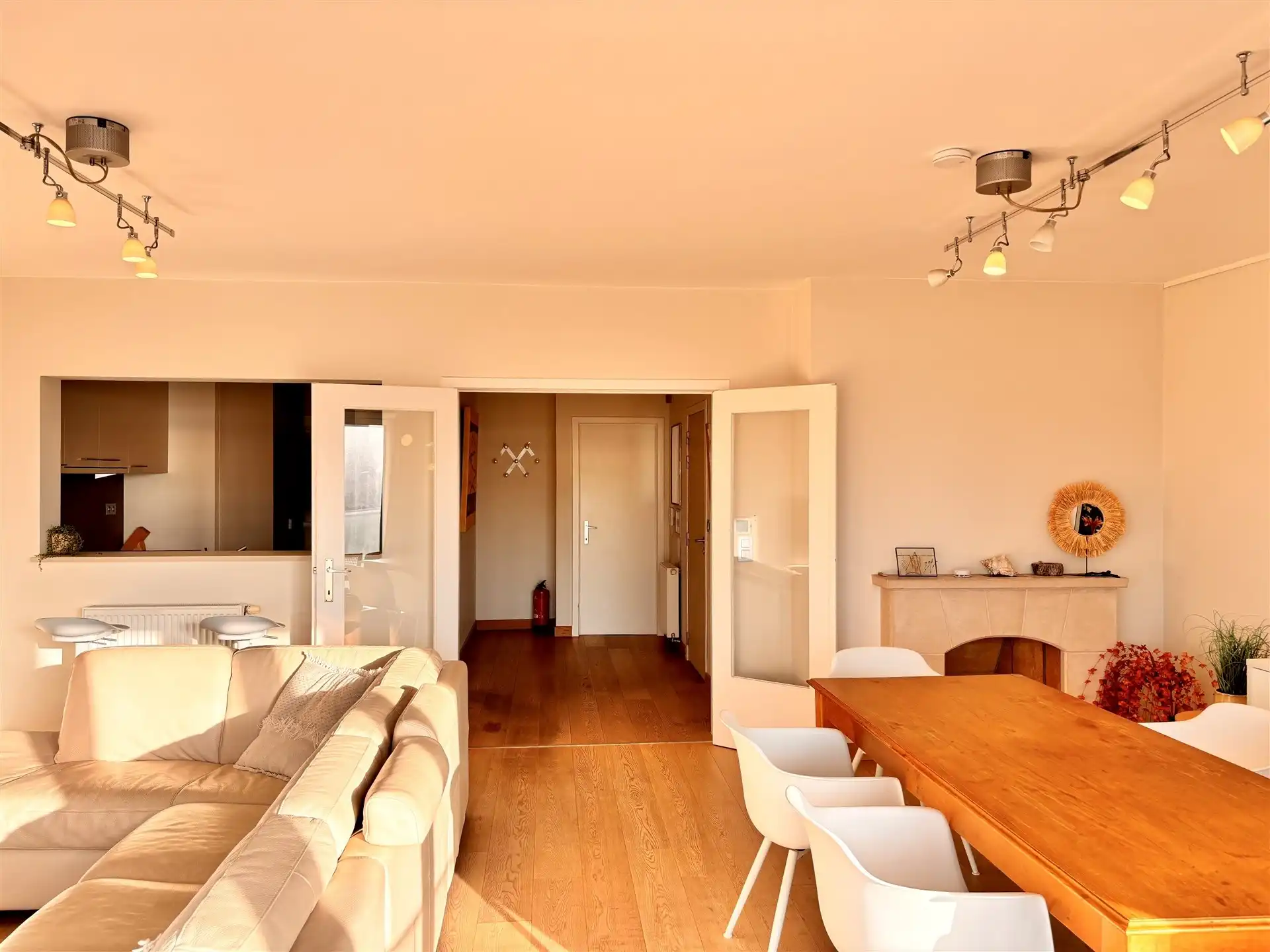 Lichtrijk appartement met zeezicht foto 20