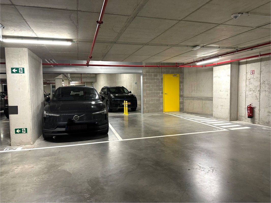 Hippe stadsmus(sen) gezocht voor 1 slaapkamer app. op 13° V met staanplaats en kelderberging foto 15