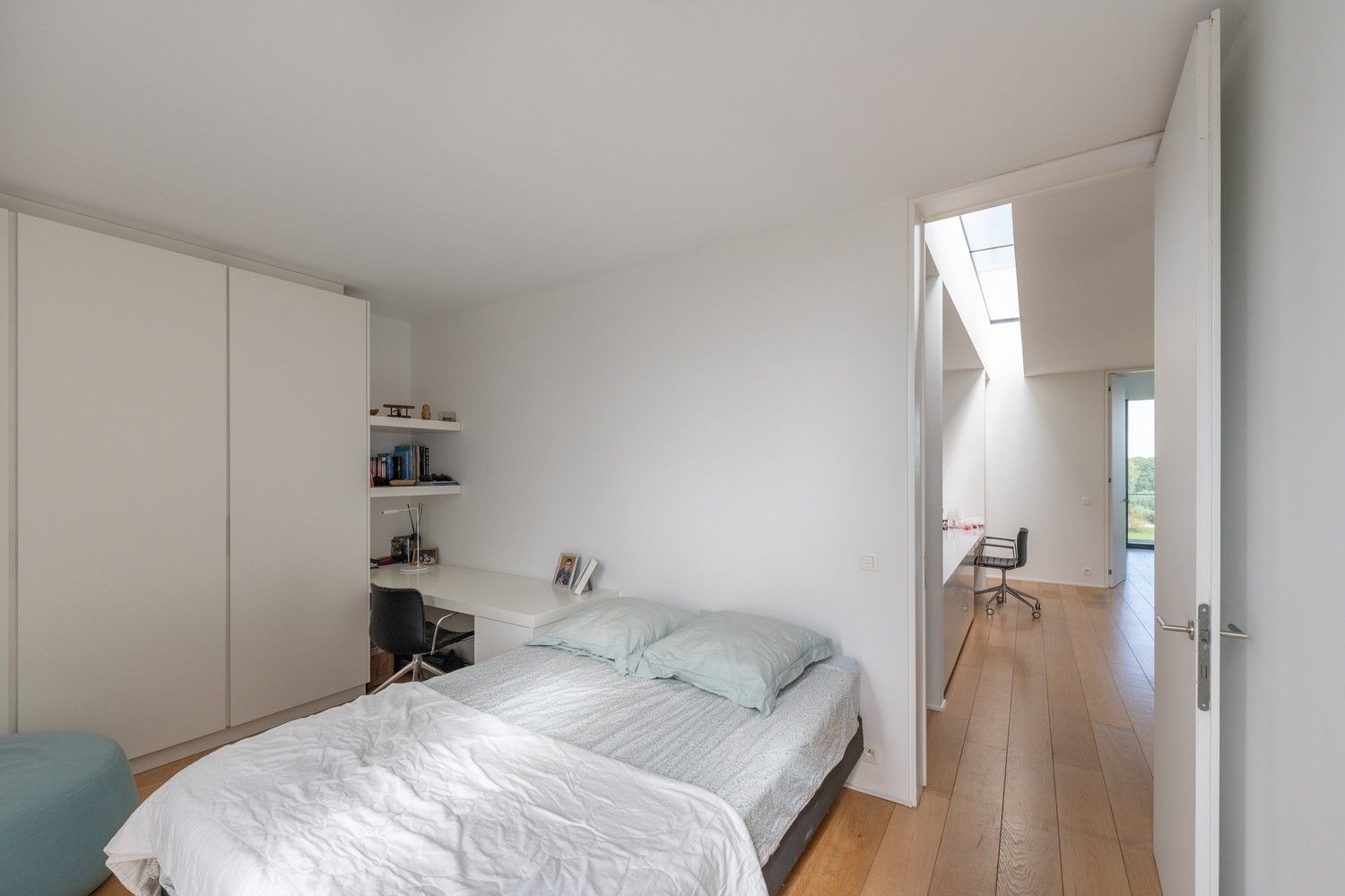 Moderne villa in een groene oase van rust foto 10