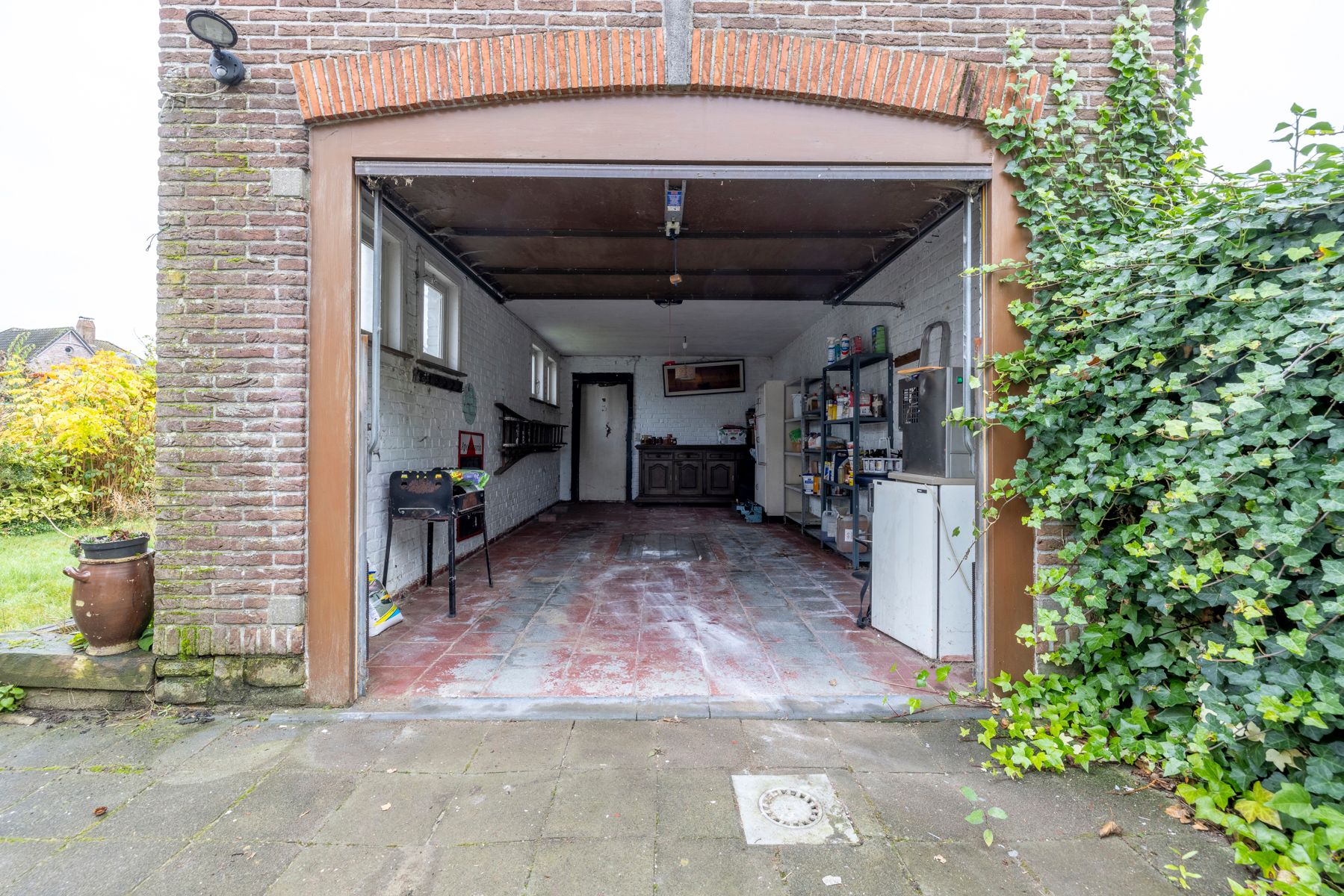 Halfopen woning met 4 slaapkamers, tuin en garage foto 23