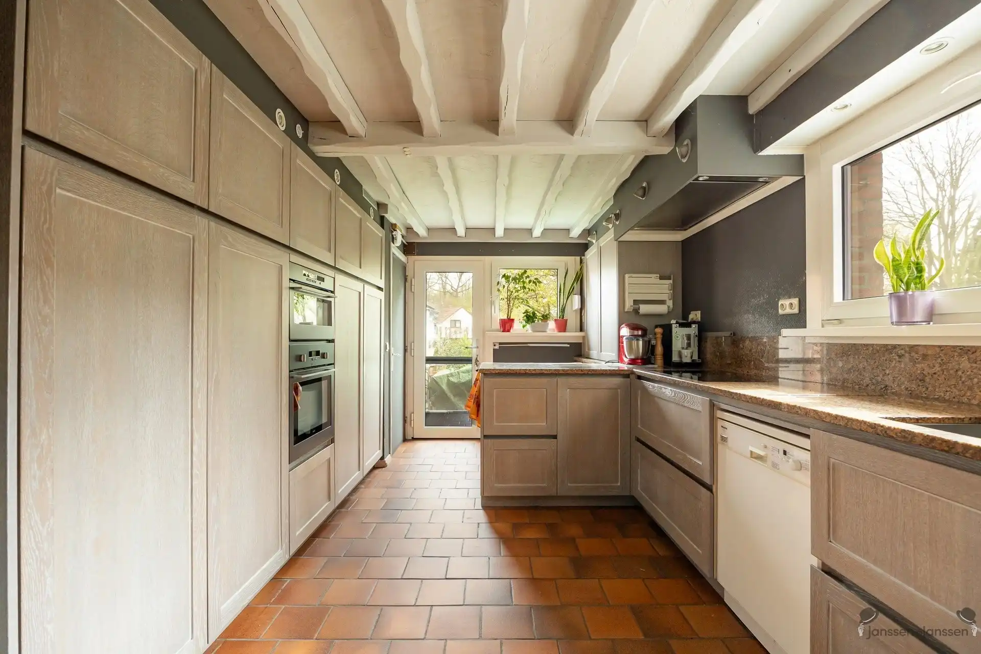 Charmant huis met EPC B en uitbreidingsmogelijkheden op gewilde locatie in Schoten foto 12