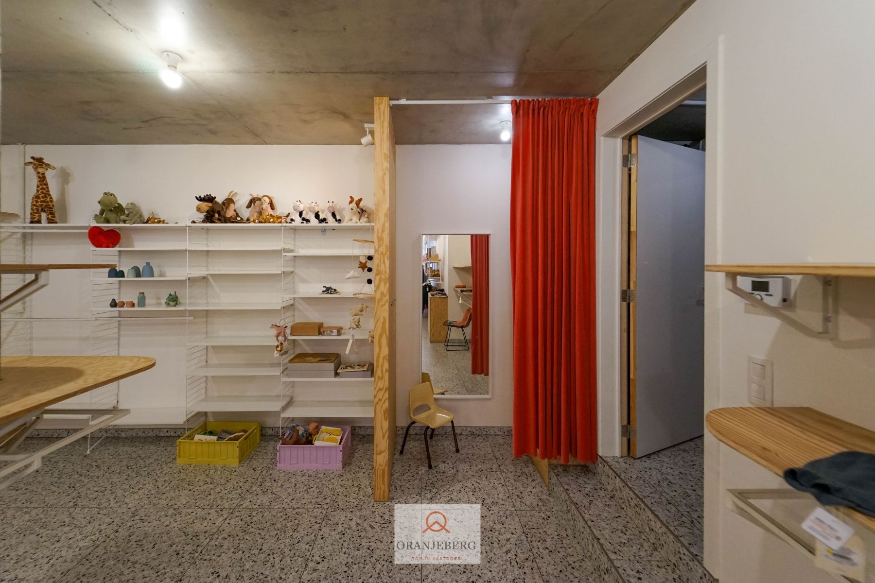 Gerenoveerd handelspand vlakbij Vrijdagsmarkt foto 12