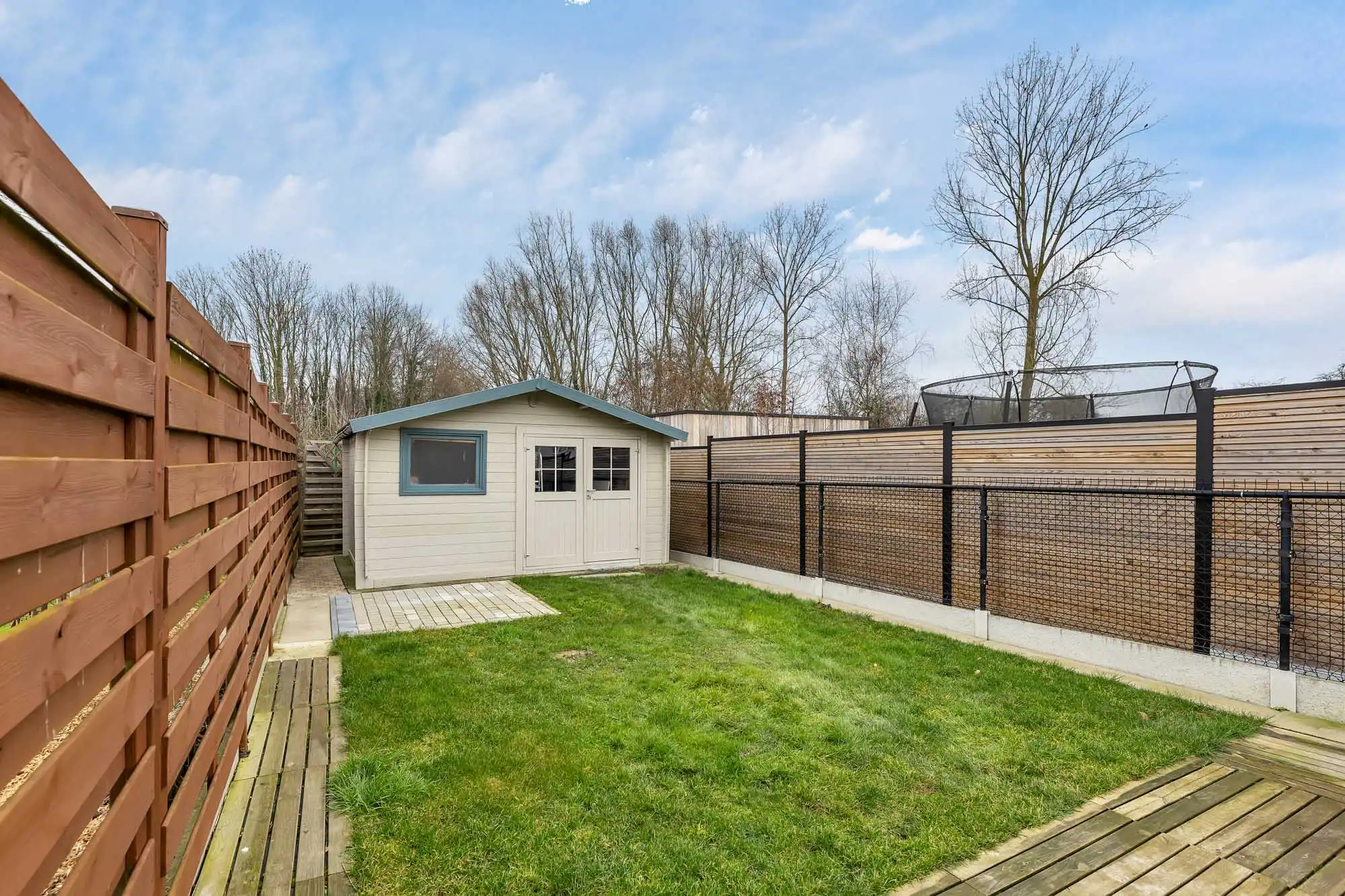 Instapklare woning met garage en tuin foto 22