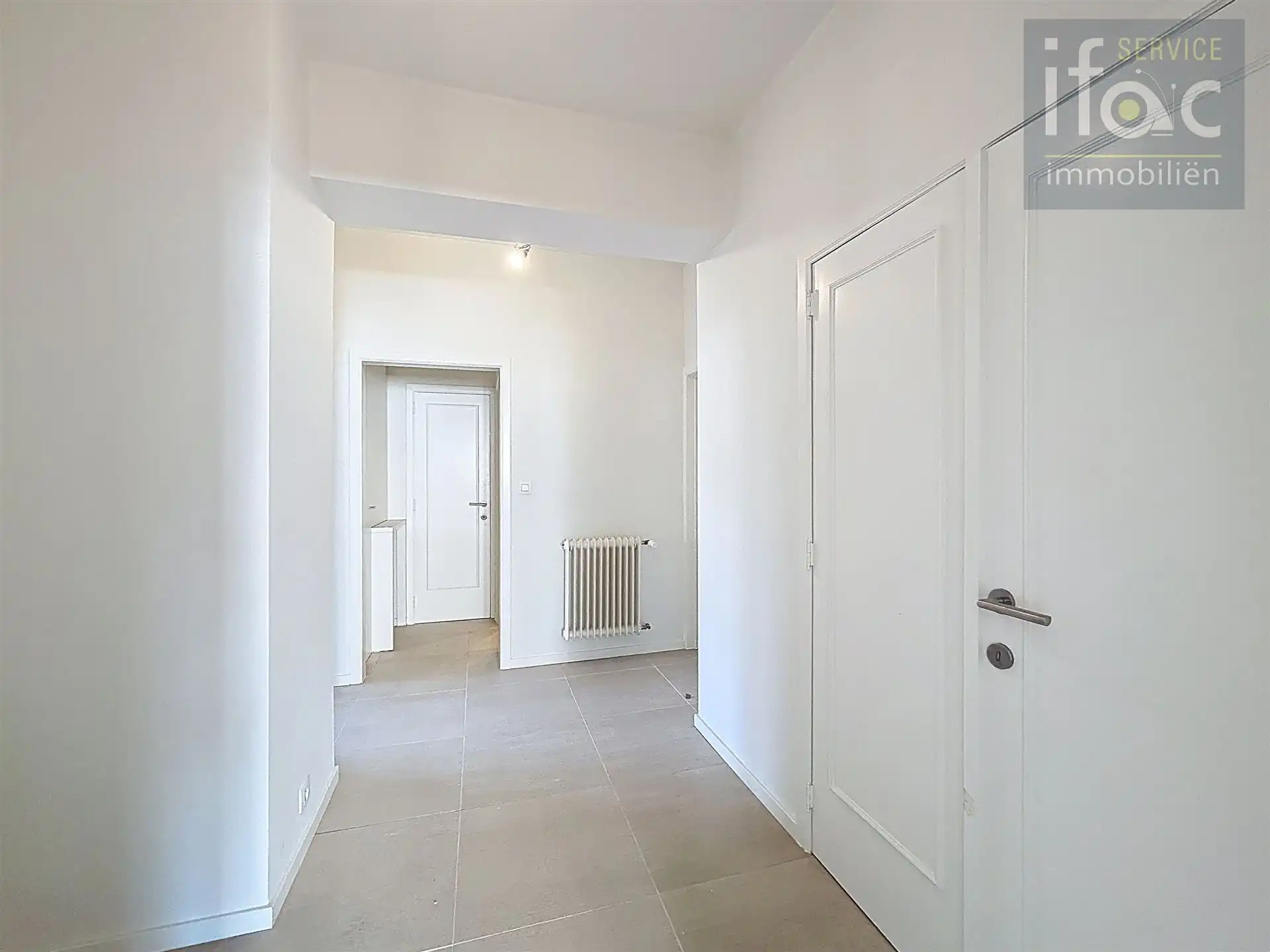 Ruim appartement van (110m²) met terras  foto 16