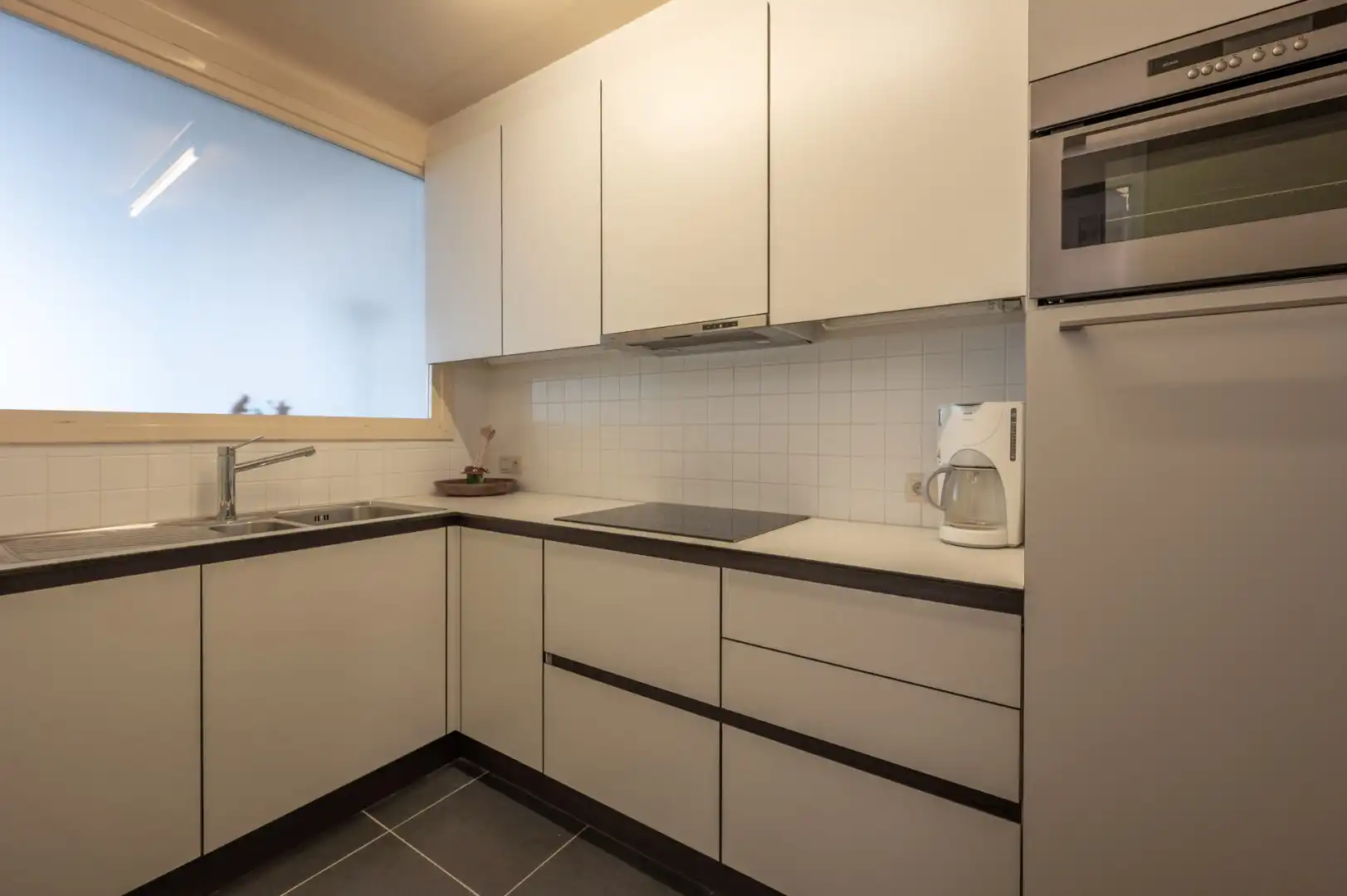 Te renoveren appartement met 3 slaapkamers op uitzonderlijke ligging vlakbij het Casino. foto 4