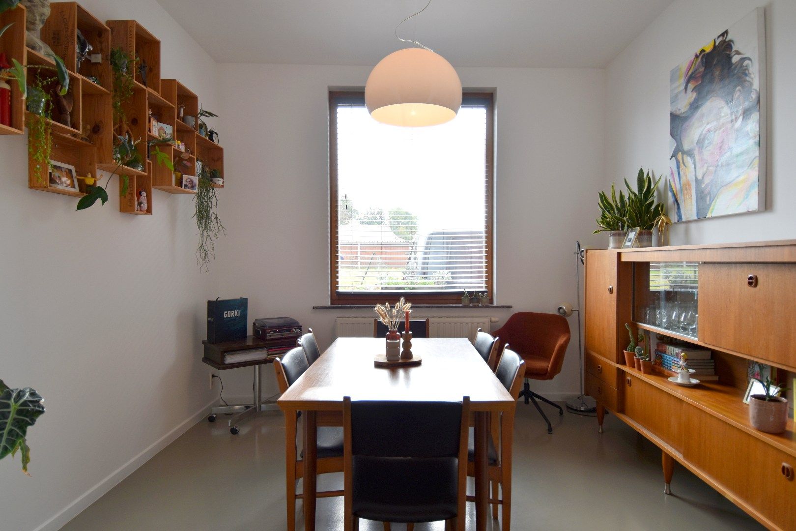 Instapklare gezinswoning met 3 slaapkamers, polyvalente ruimte, zalige tuin, ... te koop in Gullegem foto 6