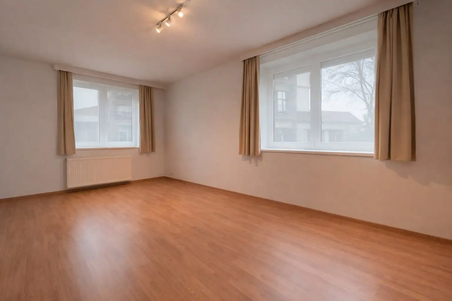 PERFECT ONDERHOUDEN GELIJKVLOERS APPARTEMENT (BJ 2009) MET GARAGE!!! foto 9