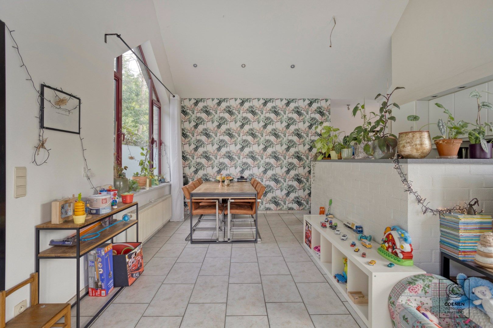 Laagbouw woning van 129 m² met drie slaapkamers op een schitterende ligging in Oelegem! foto 3