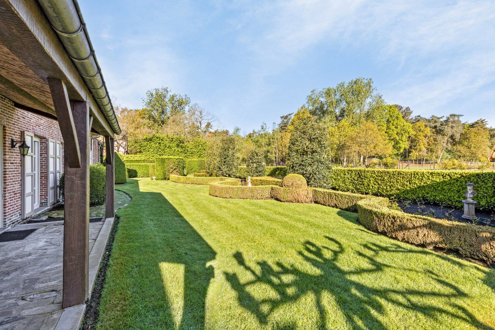 Ruim ingedeelde, goed onderhouden villa op een rustige locatie. foto 31