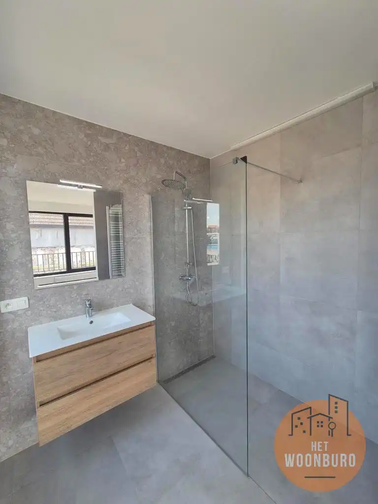 Nieuwbouw duplex met 2 slpks, bureel, terras en kelder foto 7
