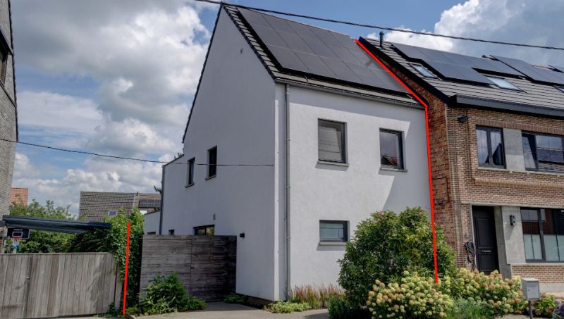 Volledig vernieuwde woning van 196m² op 4a42ca foto {{pictureIndex}}
