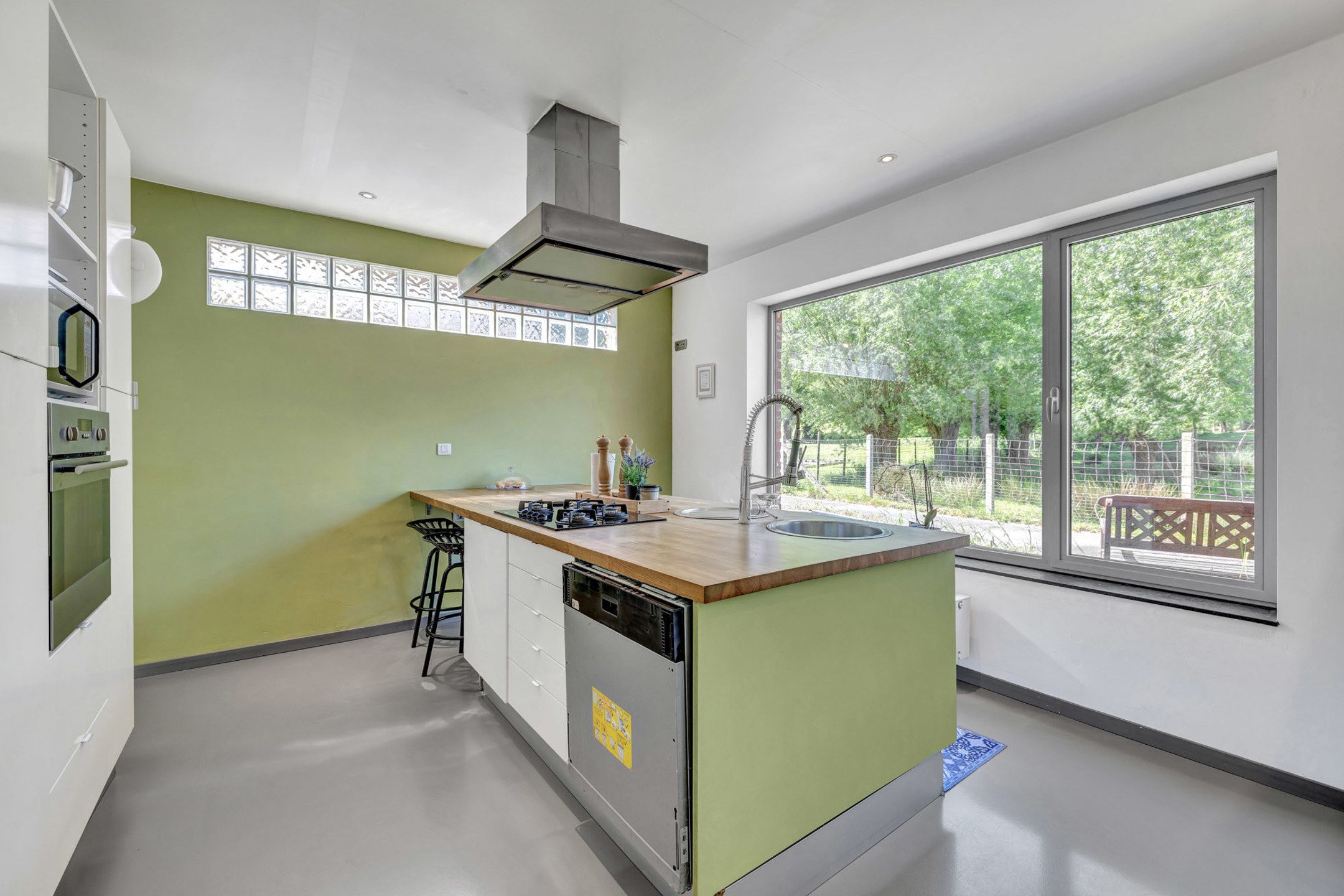 Ruime woning met prachtige tuin en diverse mogelijkheden foto 9