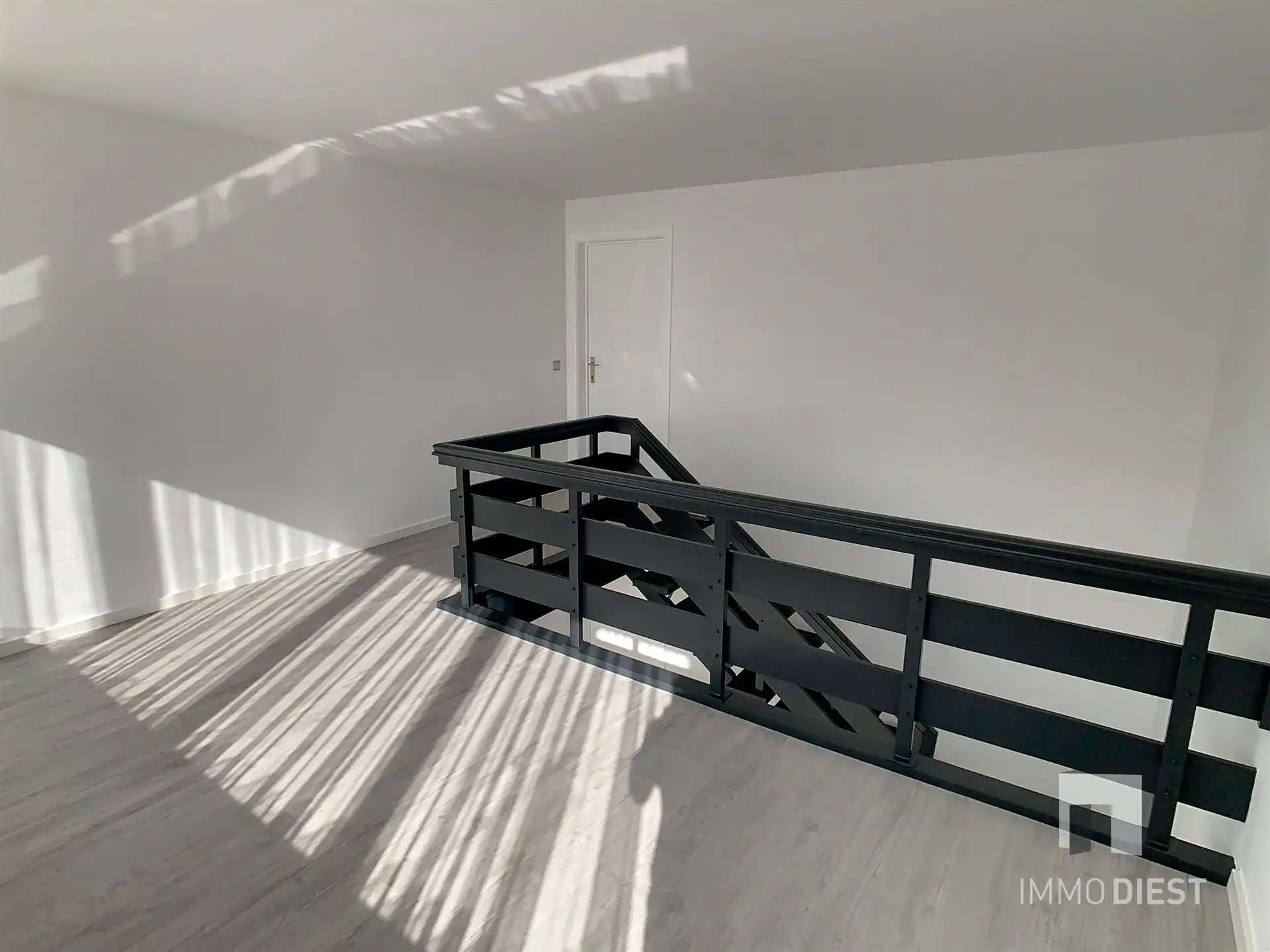 2 handelspanden en 2 appartementen van 3.120m2 met ruime parking op verbindingsweg foto 44