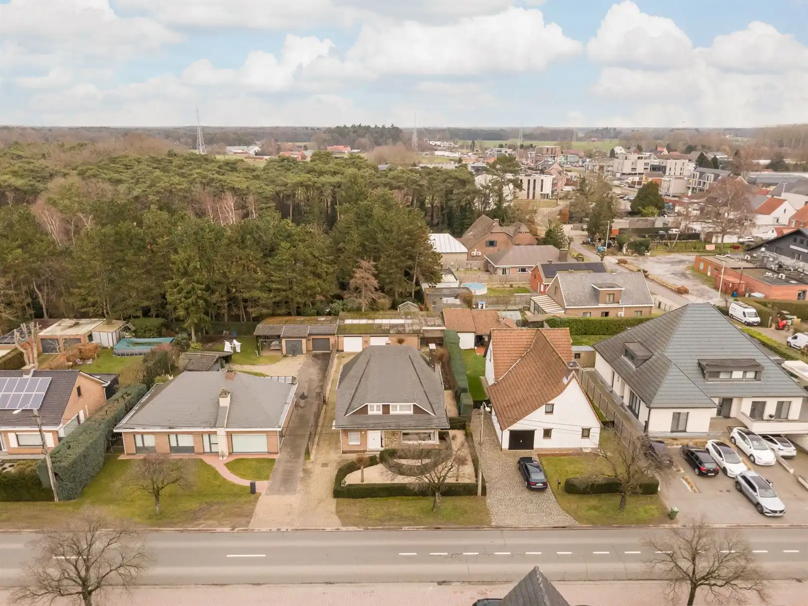 Charmante en karaktervolle woning met erg ruim bijgebouw.  foto 27