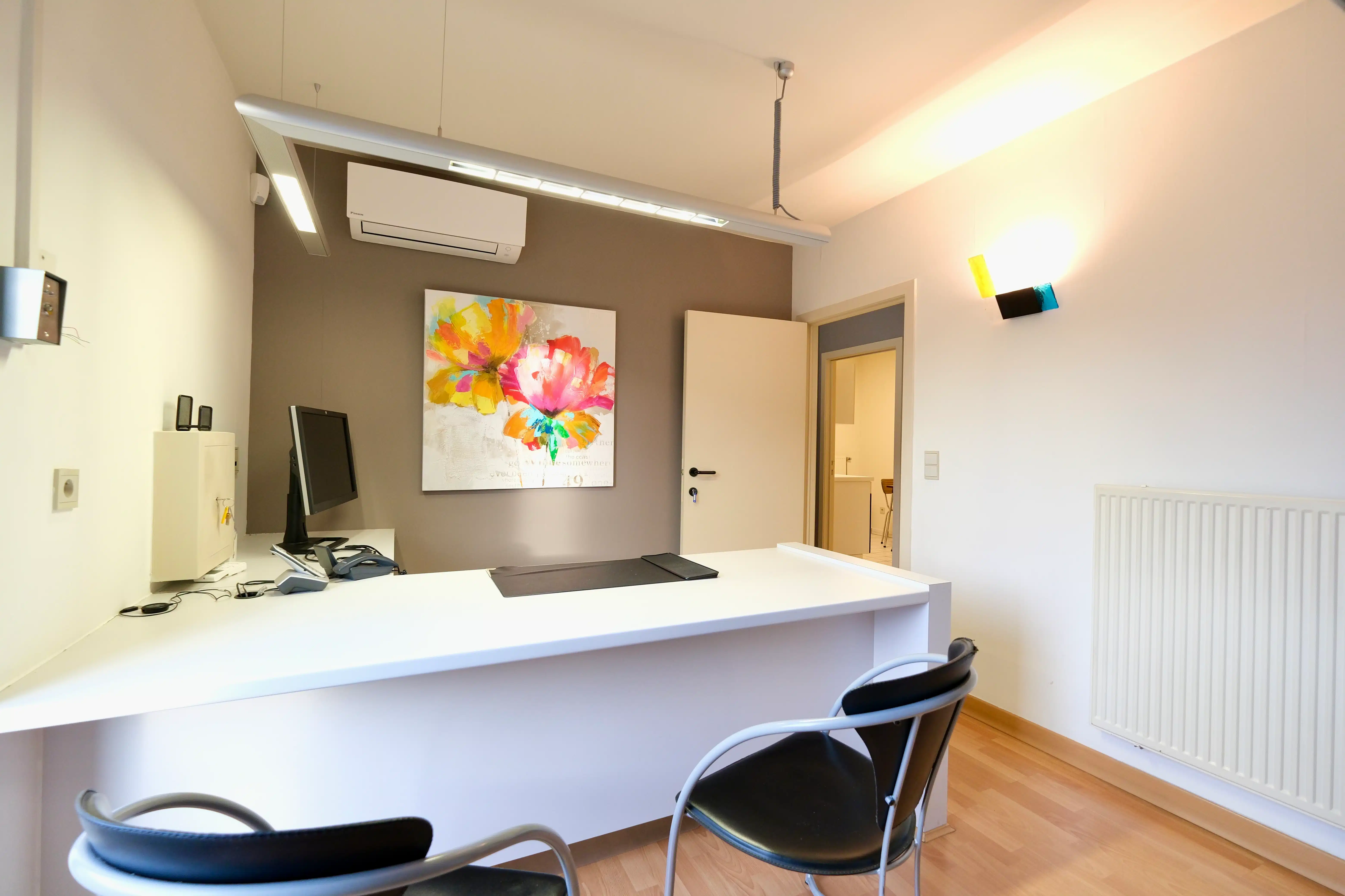 Commercieel gelijkvloers met bovenliggend appartement foto 9