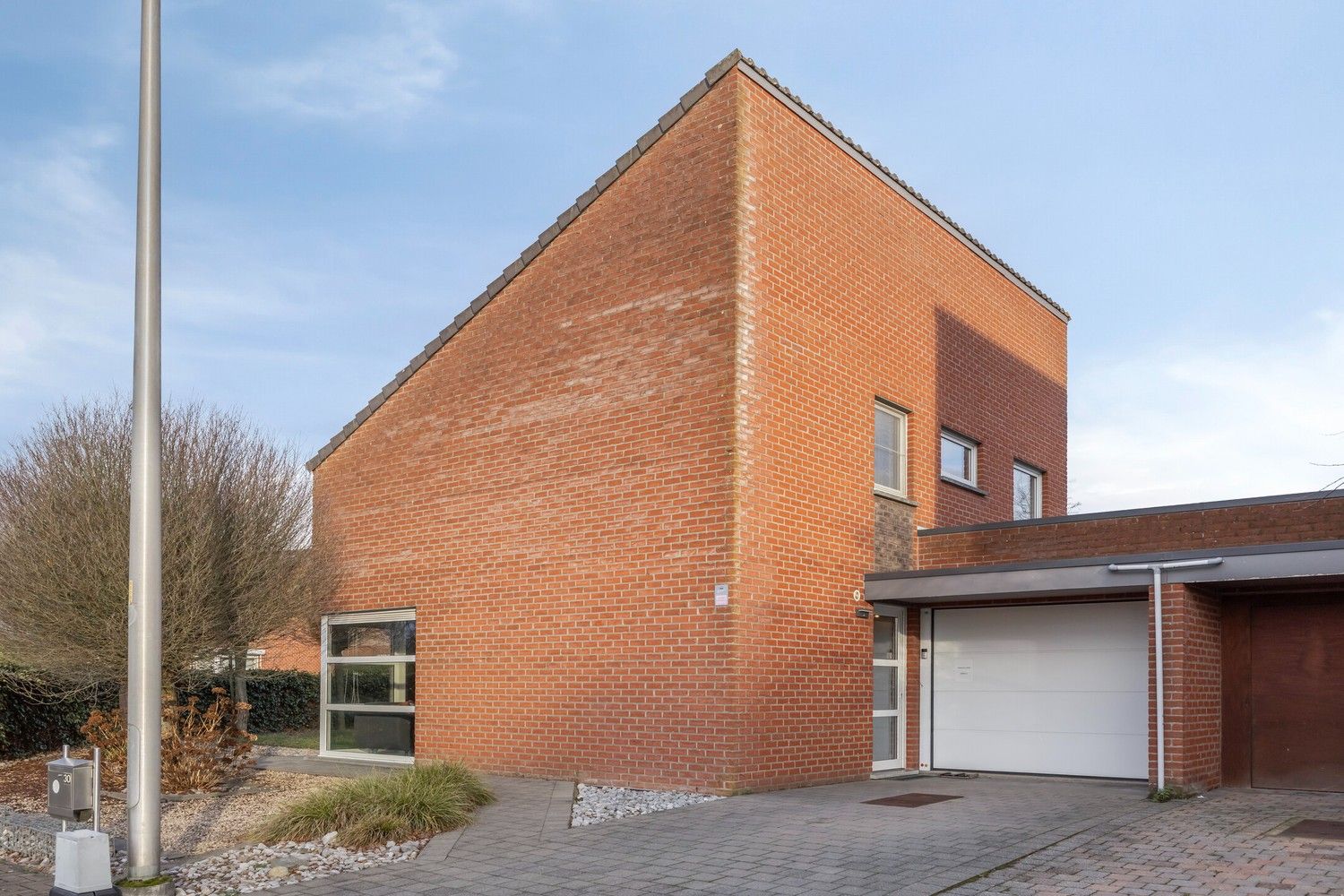 Rustig gelegen halfopen bebouwing met 3 slaapkamers, veranda en garage in Houthalen-Helchteren foto 3