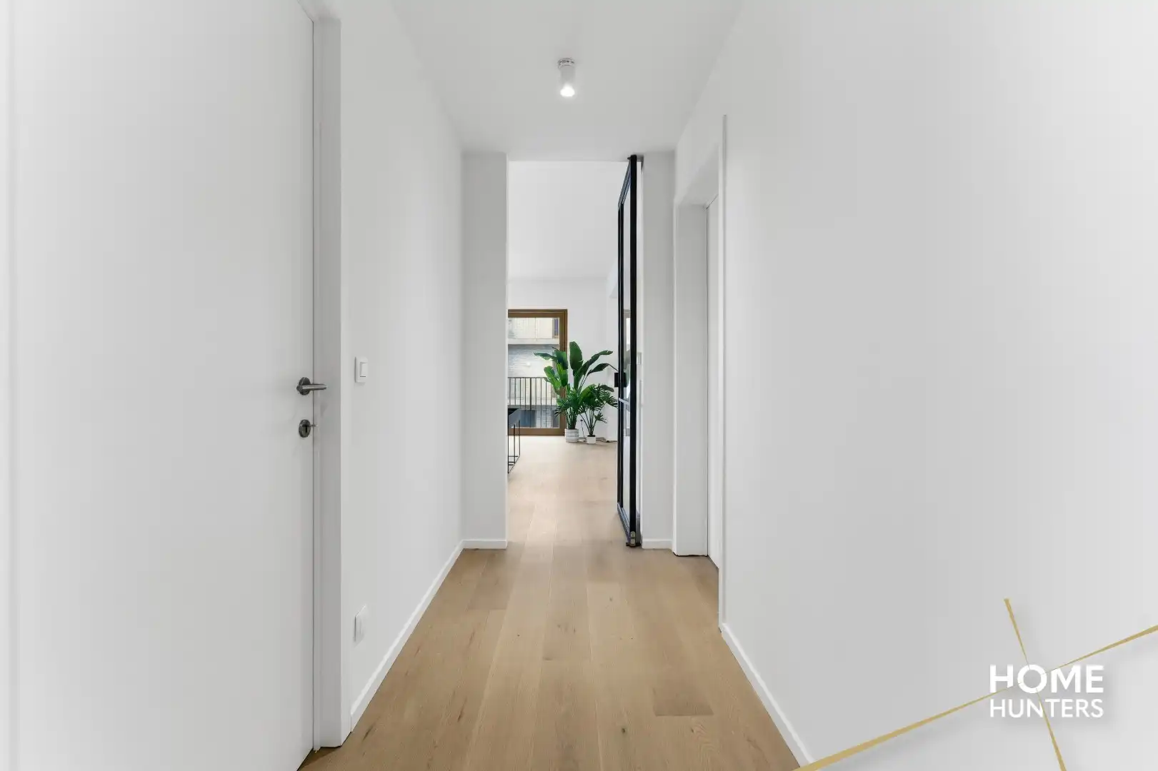 Luxe nieuwbouwappartement met ruim terras (19m²) met uiterst uniek zicht foto 3