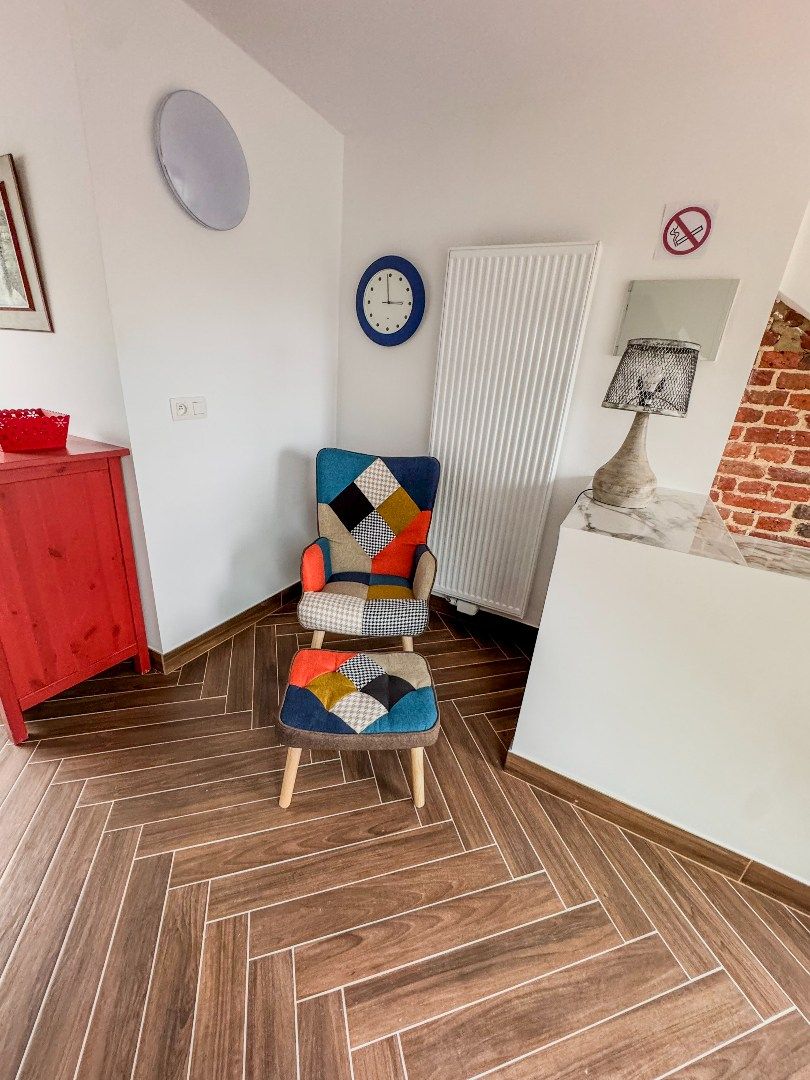 Gerenoveerde & bemeubelde studio te huur in centrum Leuven foto 11