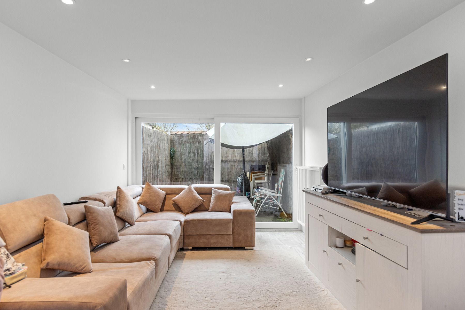 Charmante gerenoveerde woning te koop nabij stadskern! foto 3