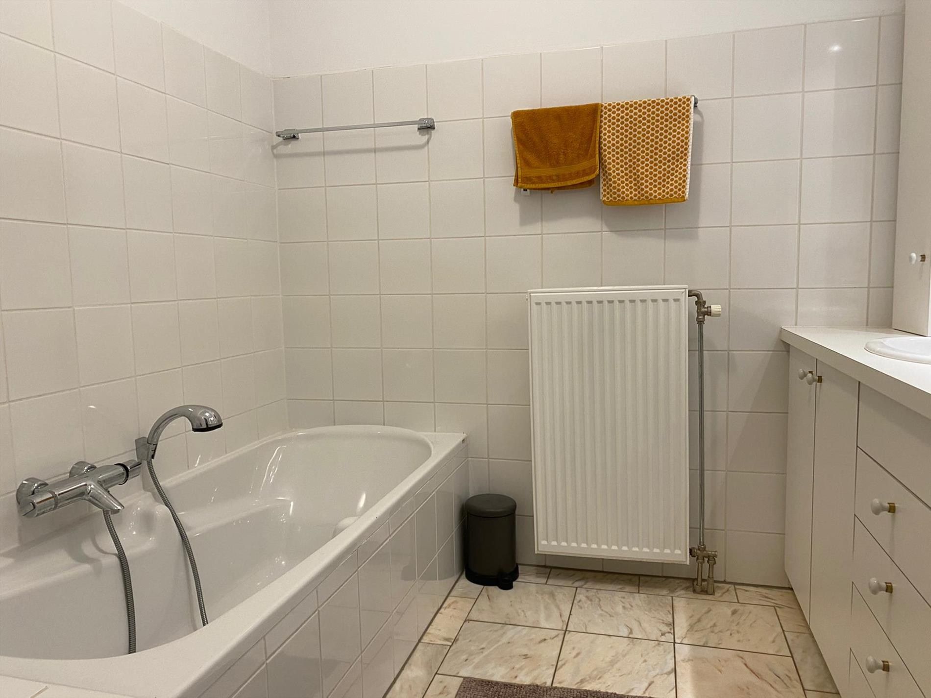 Gezellig appartement met 2 slpks en een ruime terras in hartje Mol - Centrum! foto 9