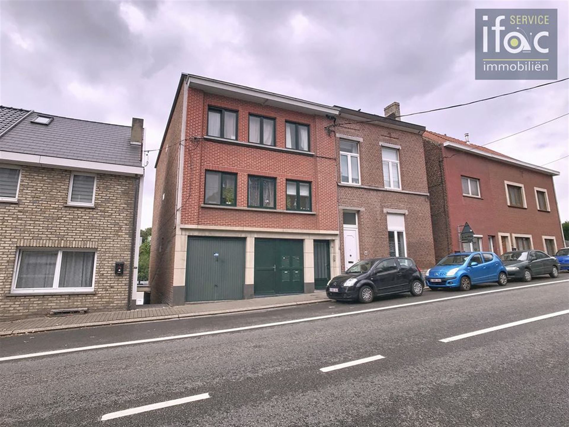 Opbrengsteigendom – 4 apts + garage foto {{pictureIndex}}