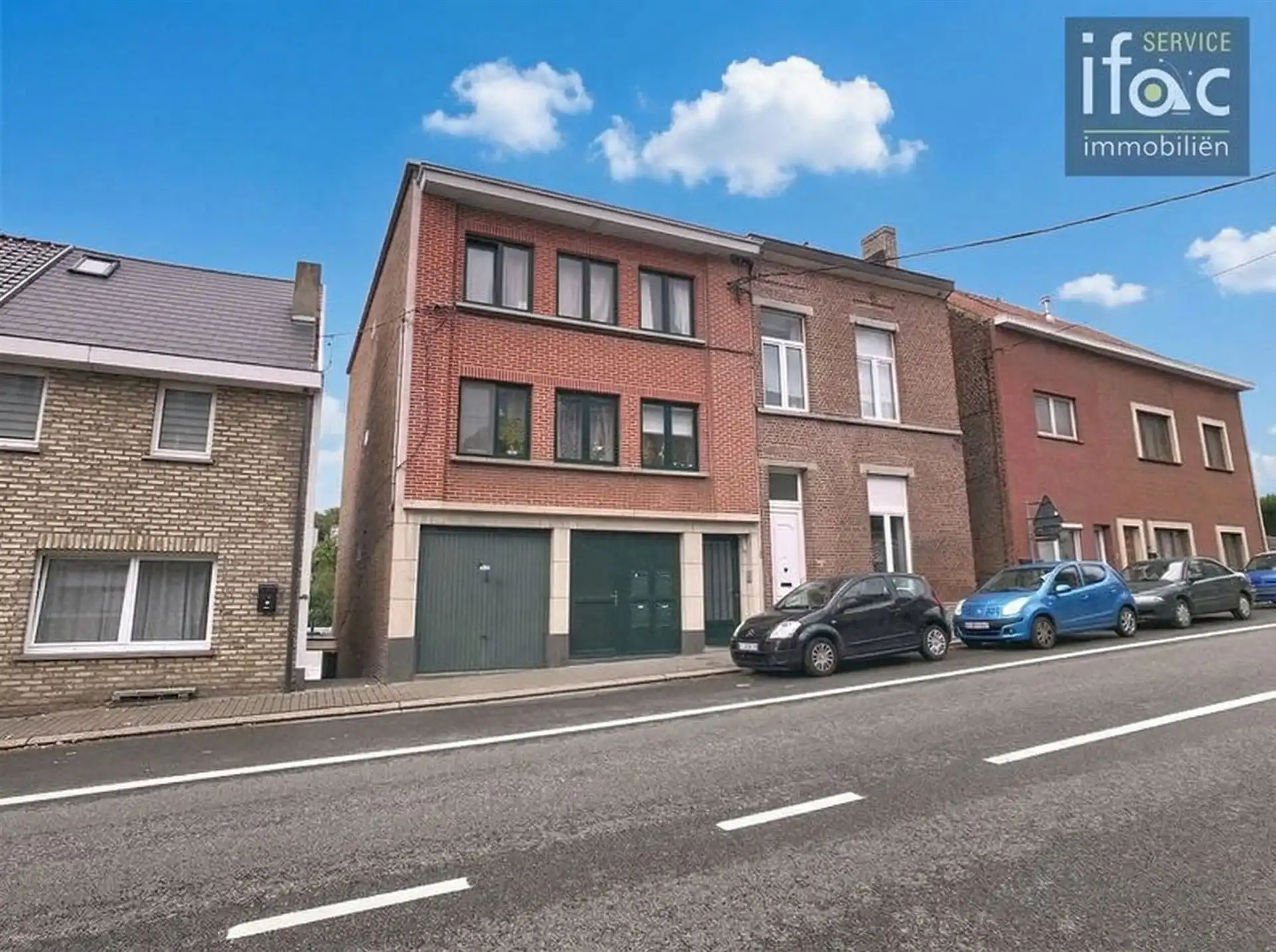 Opbrengsteigendom – 4 apts + garage foto {{pictureIndex}}