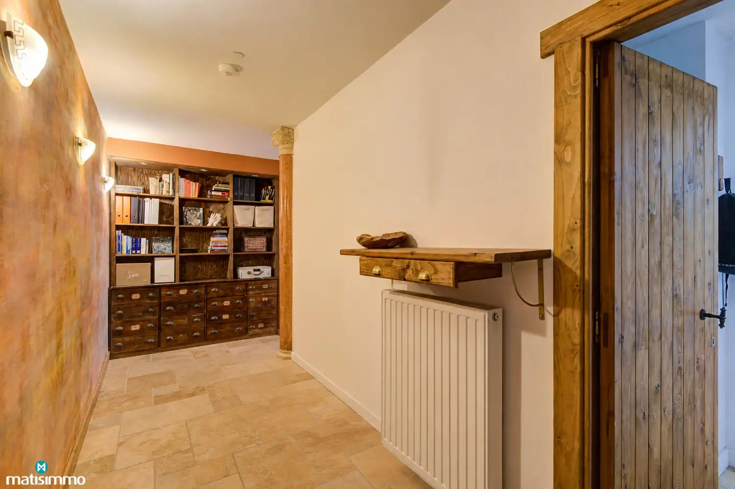 UNIEK 2-SLAAPKAMERAPPARTEMENT MET 2 ENSUITE BADKAMERS, KELDERBERGING EN RUIME BINNENKOER IN DE STADSKERN VAN TONGEREN foto 4