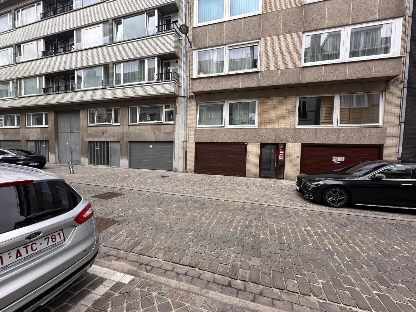 Gesloten parkeerplaatsen foto 12