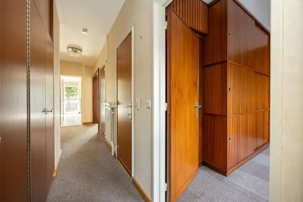 te renoveren appartement met twee slaapkamers foto 14