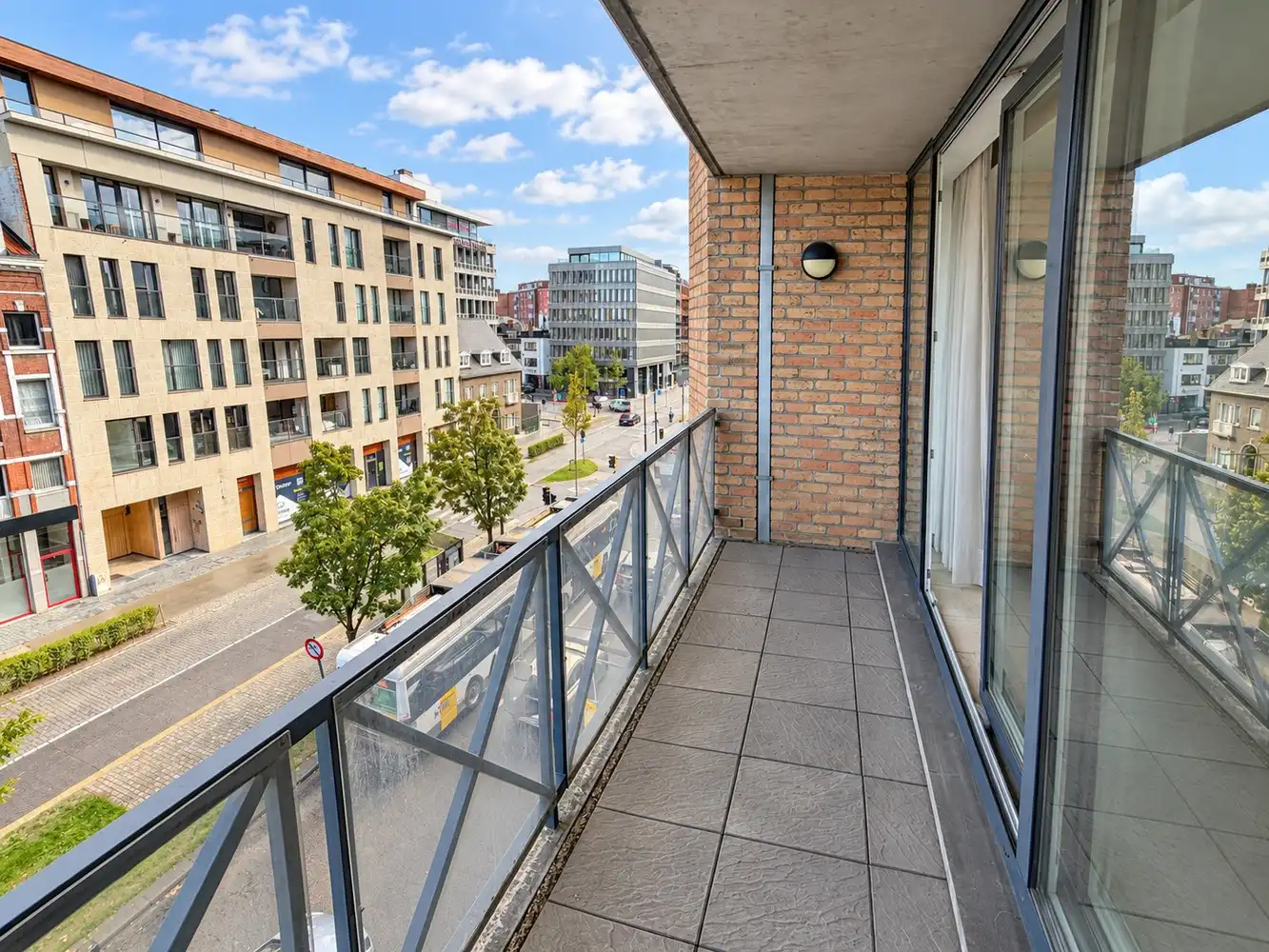 Lichtrijk appartement met 2 slaapkamers, 2 terrassen en ondergrondse parking in Hasselt centrum foto 6
