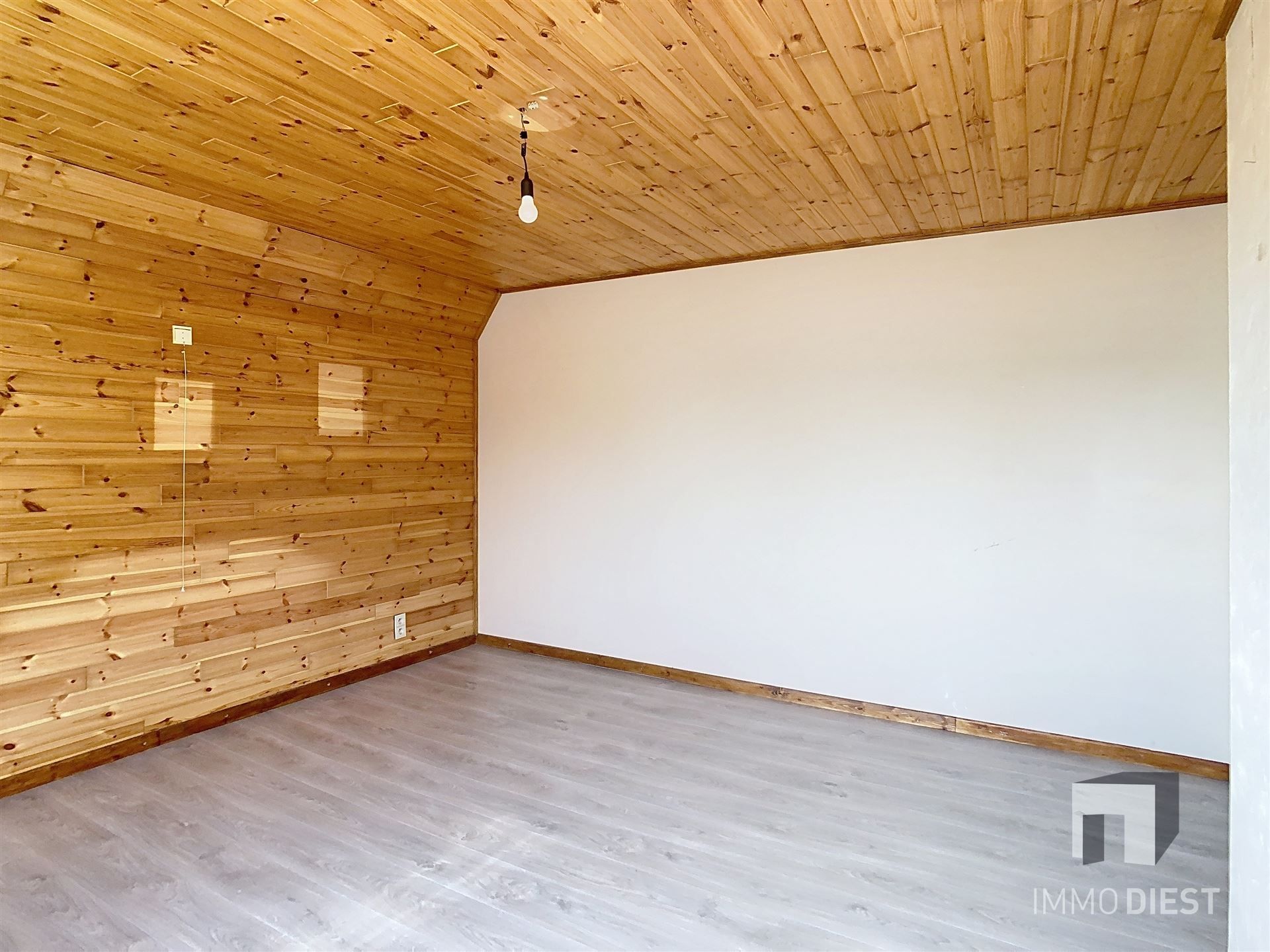 Charmante ruime woning met mooie tuin foto 11