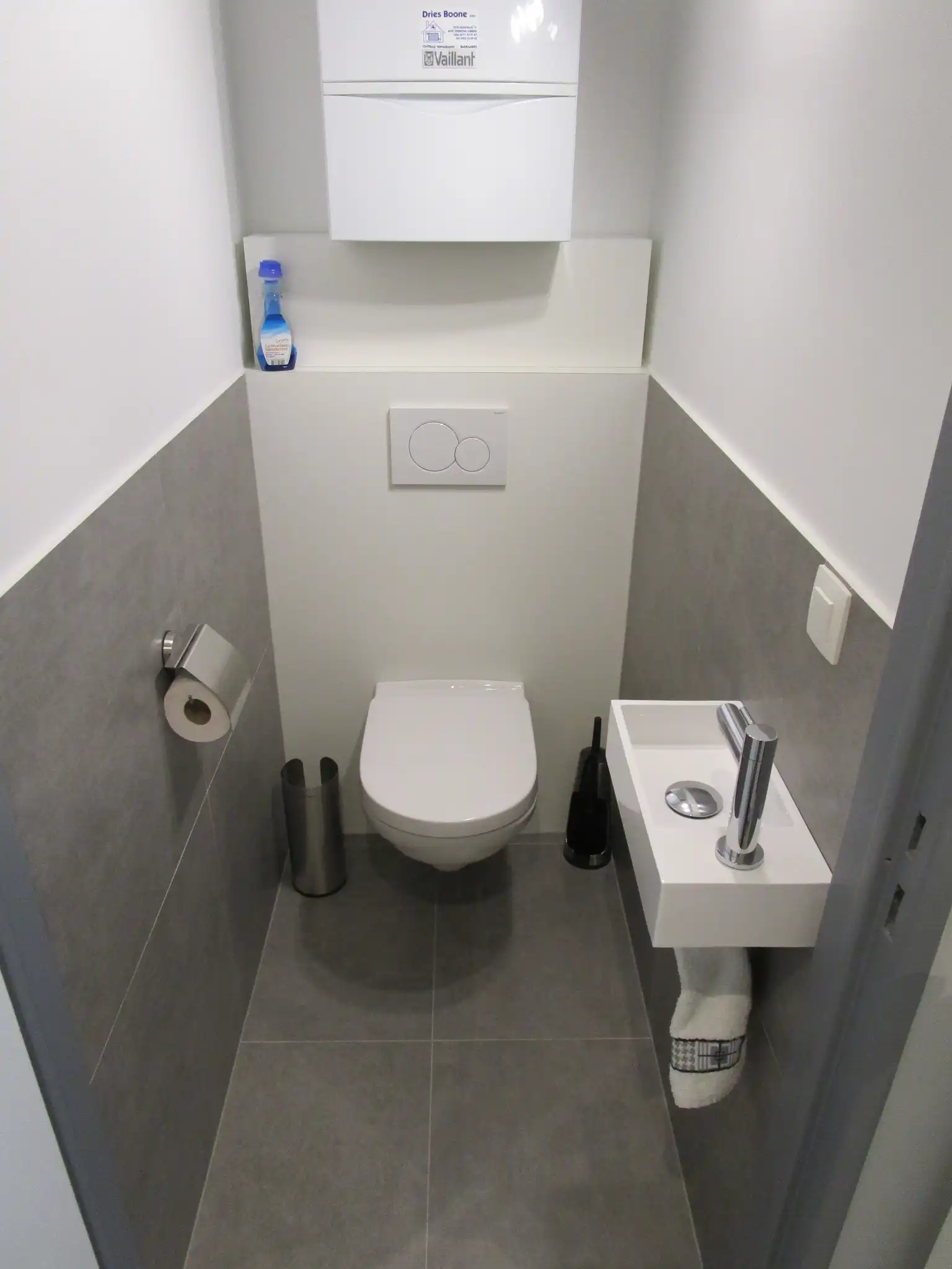 Recent totaal gerenoveerd lichtrijk appartement met zeezicht, 2 ruime slaapkamers en garage. foto 8