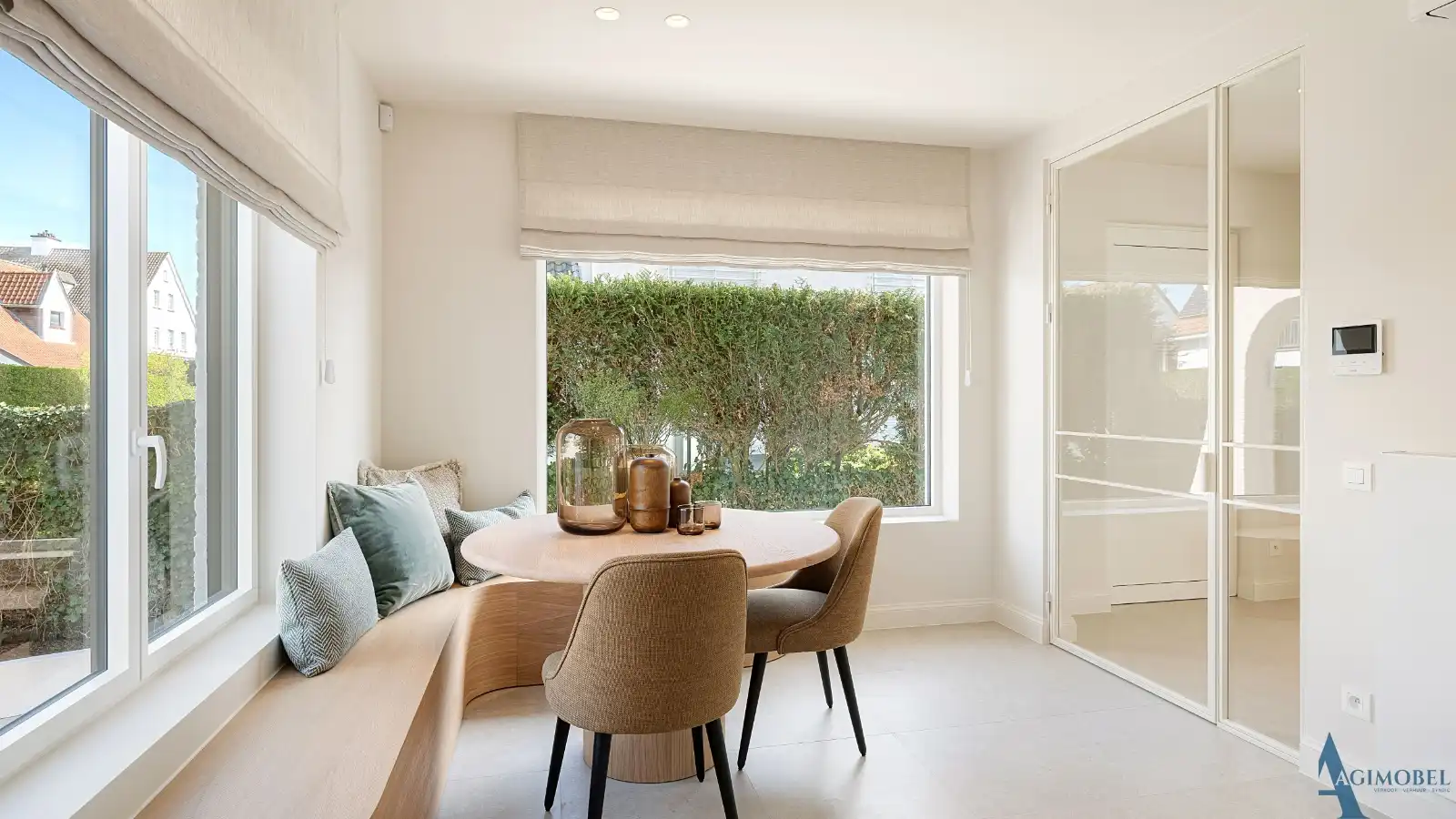 Schitterende luxe-koppelvilla met 5 slaapkamers in het rustige Duinbergen. foto 8