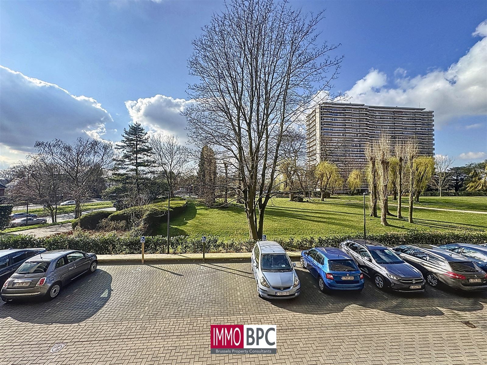 te renoveren appartement met groot terras! foto 16