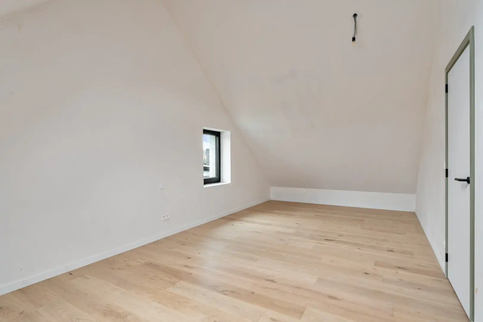 Exclusieve halfvrijstaande woning te koop na transformatie van bestaande hoeve naar 2 BEN-woningen!  foto 28