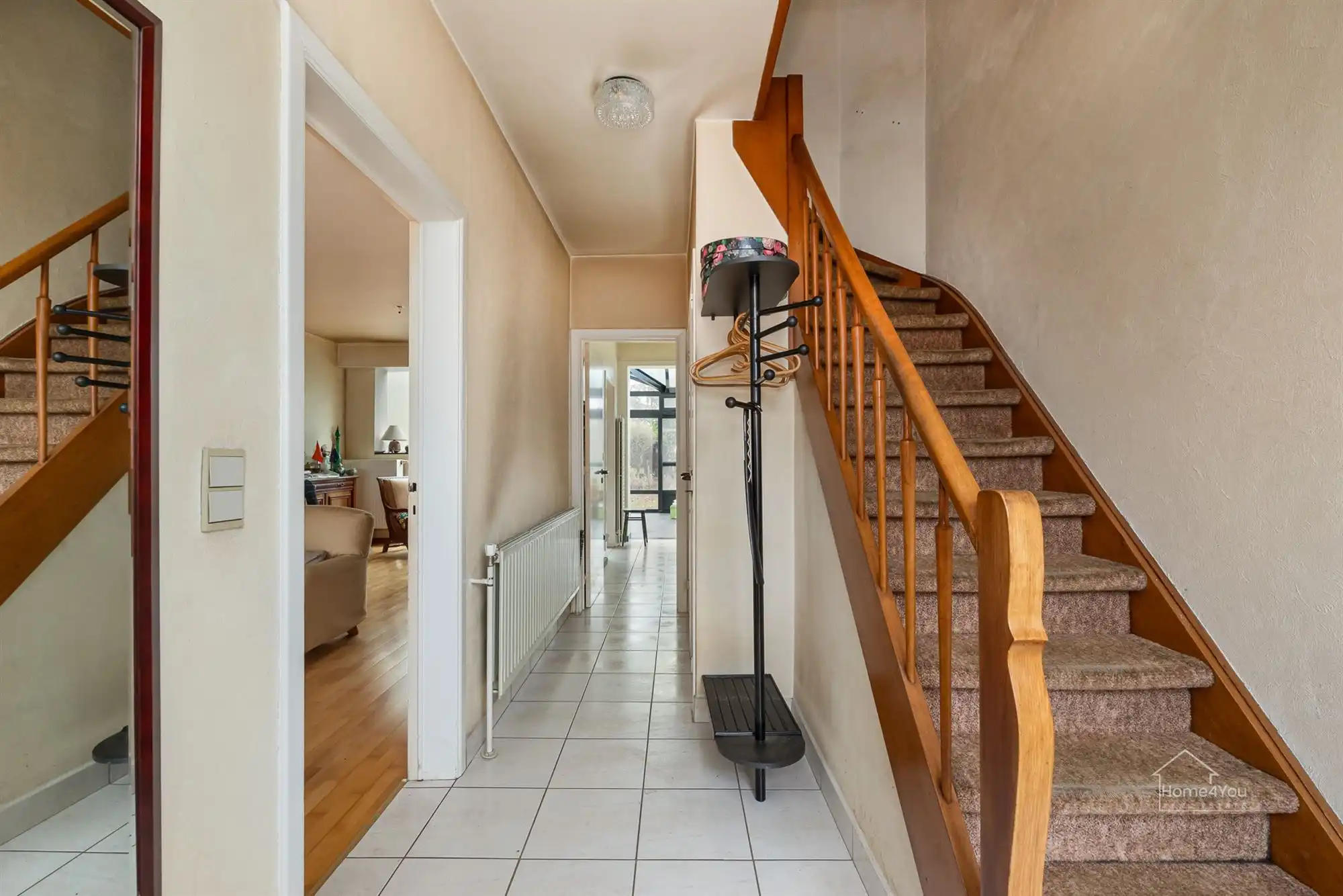 Ruime rijwoning op toplocatie met zongerichte tuin foto 2