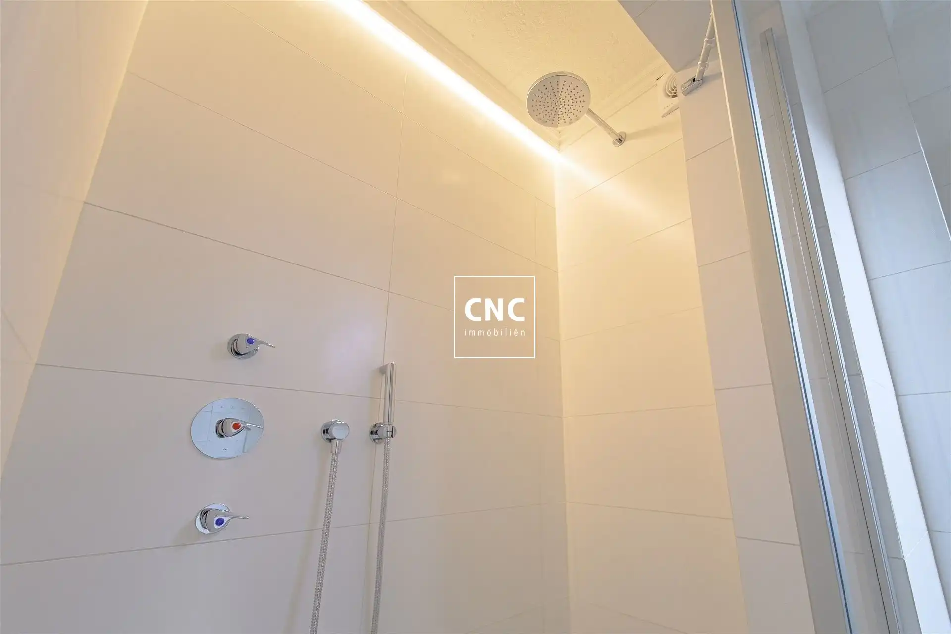 Vintage gerenoveerd duplexappartement nabij Zeedijk-Heist foto 12