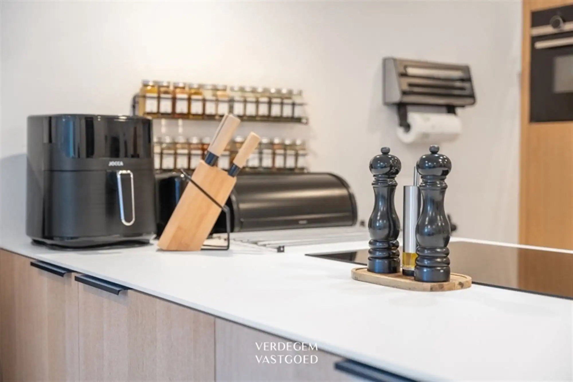 Mooi gerenoveerde gezinswoning met 3 slaapkamers en verrassend grote tuin foto 6